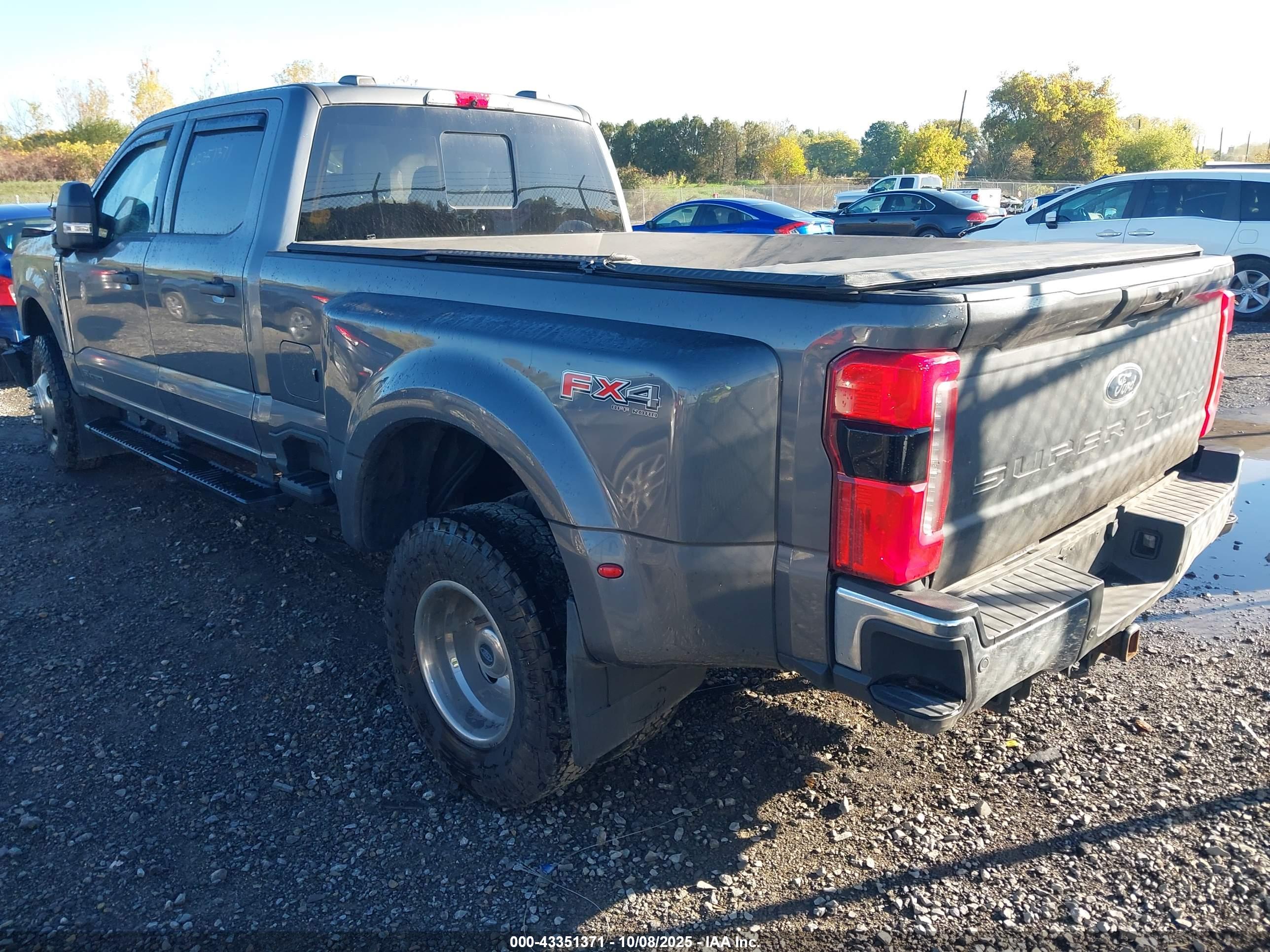 FORD F-350 image 3