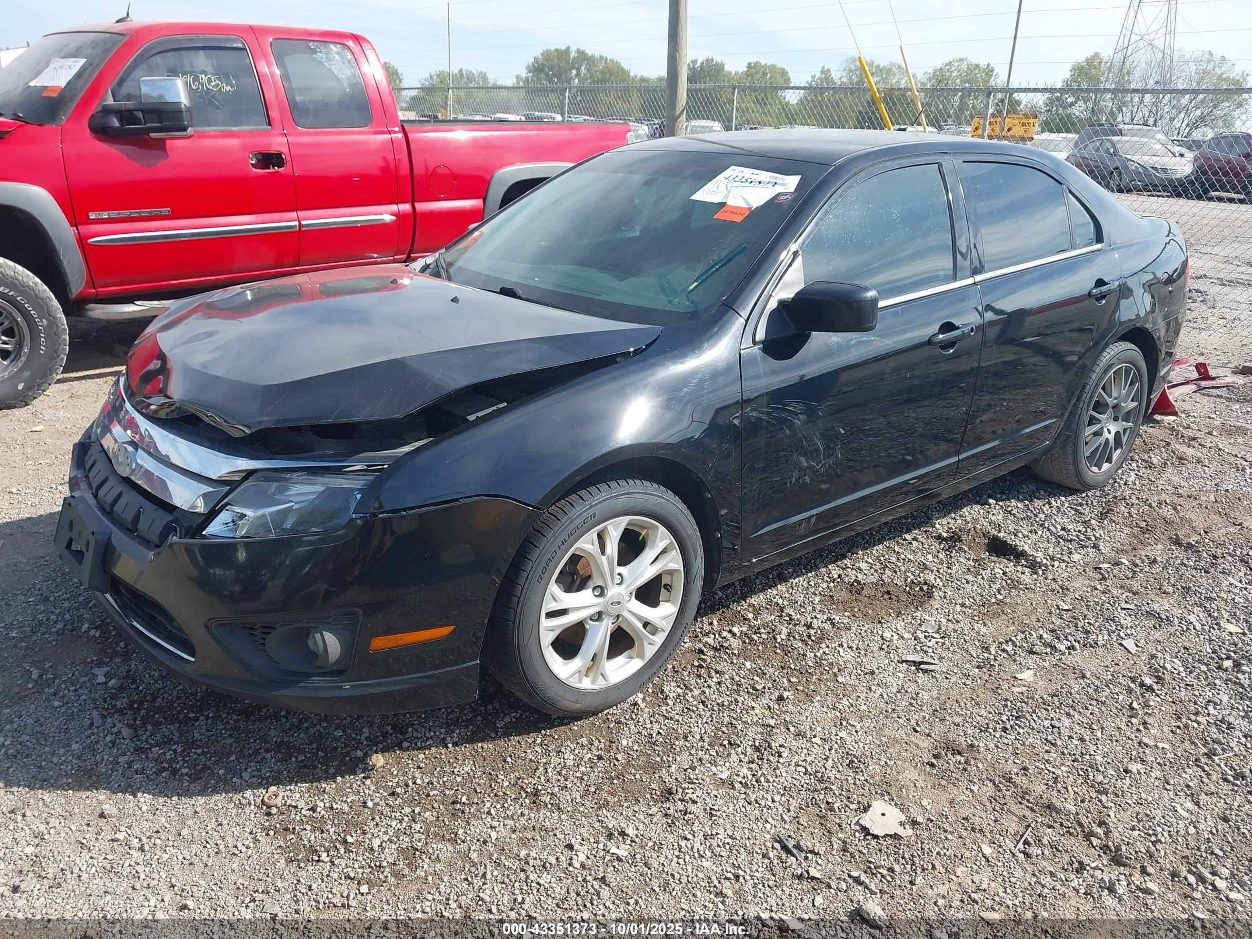 FORD FUSION image 2