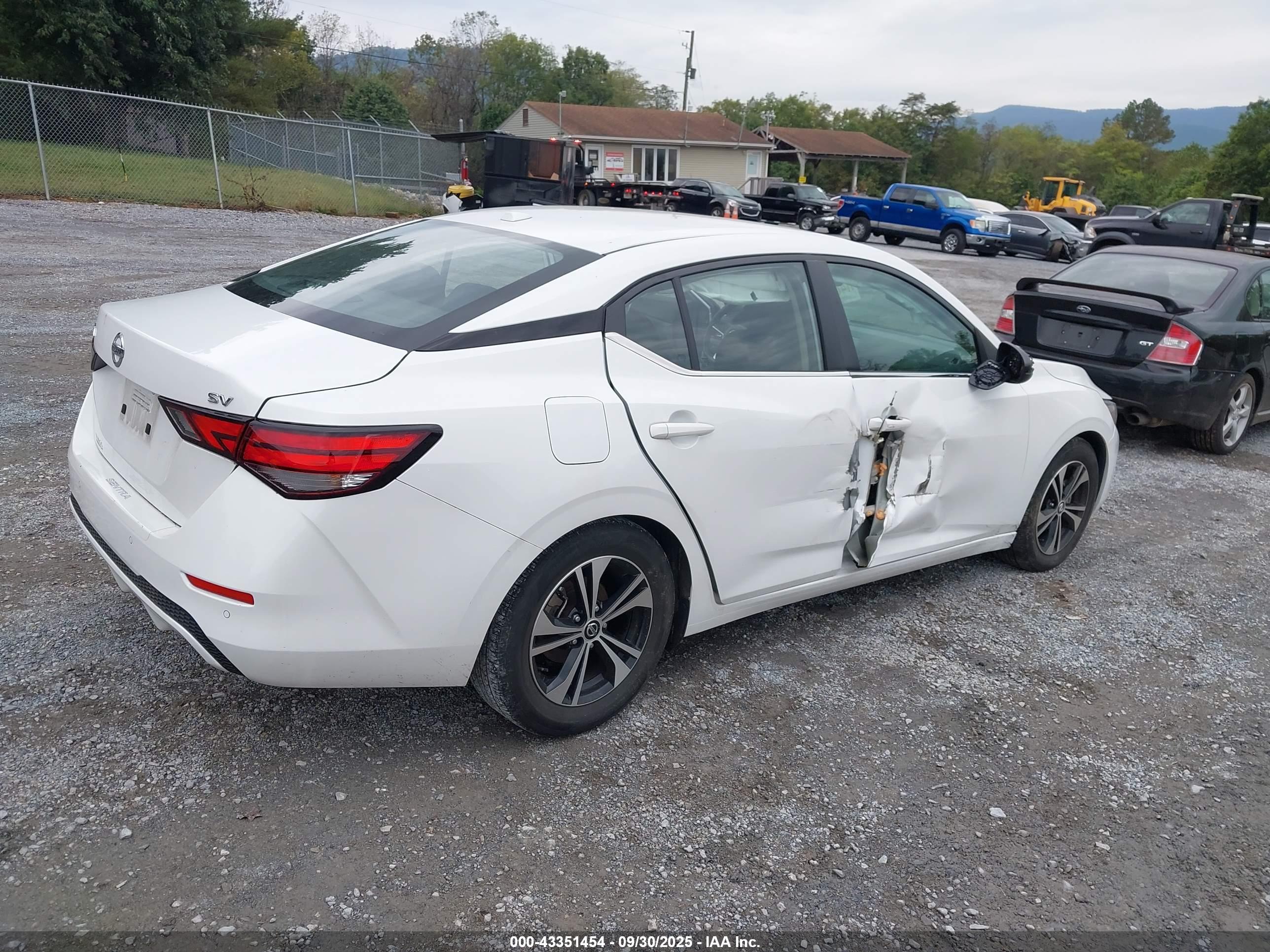 NISSAN SENTRA image 4