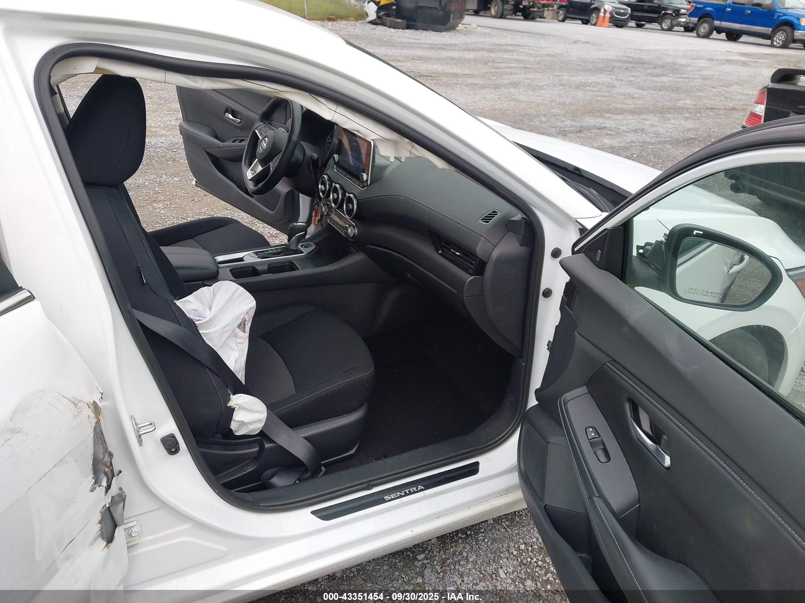 NISSAN SENTRA image 5