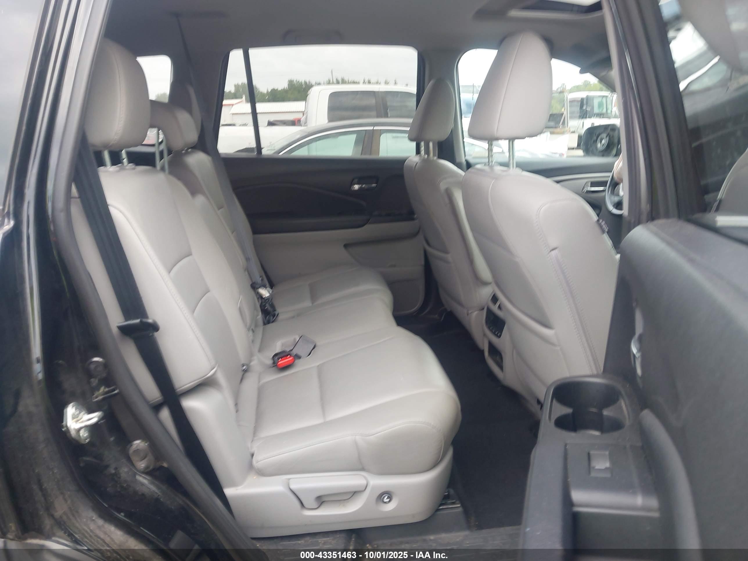 HONDA PILOT image 8