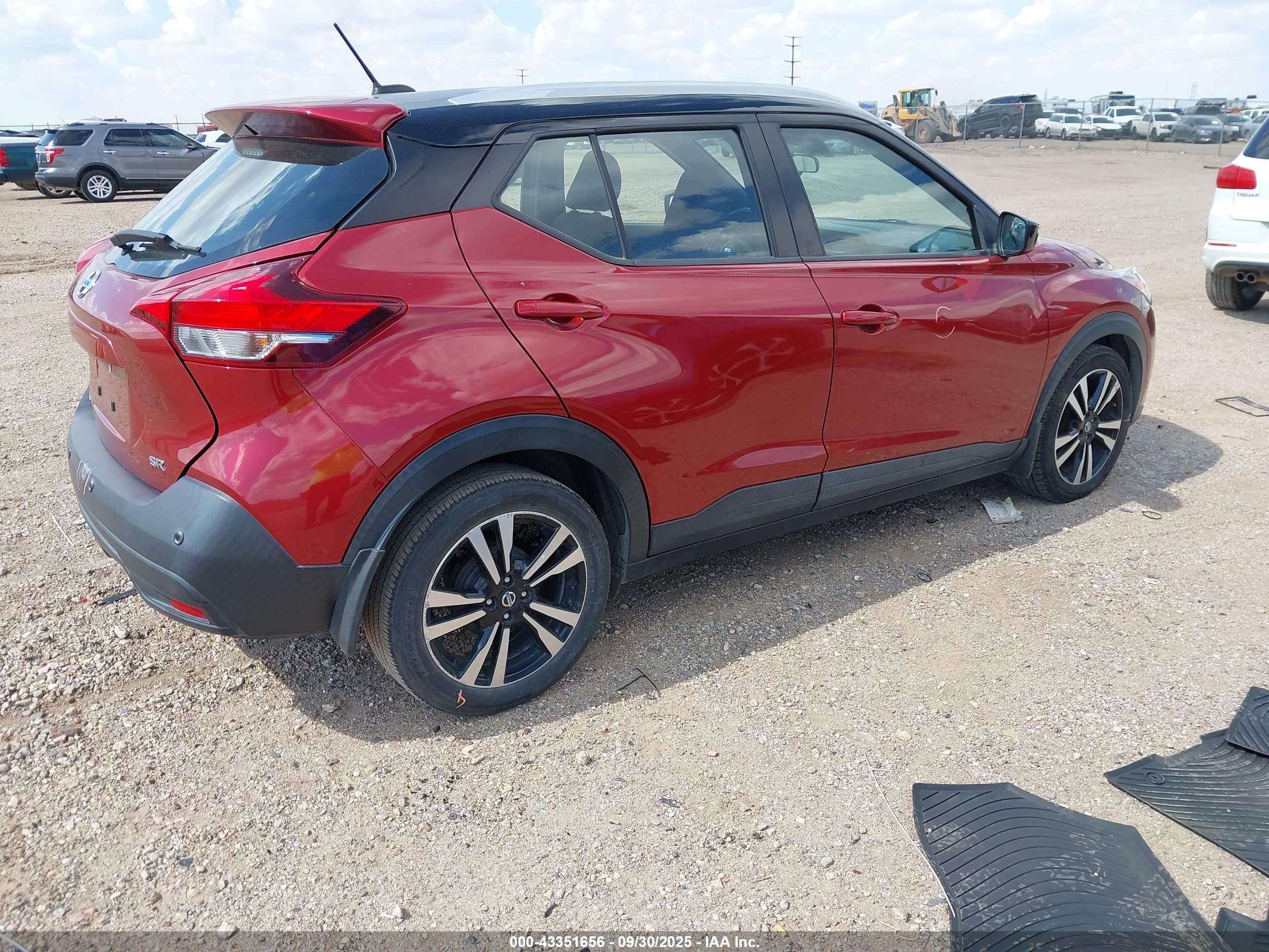 NISSAN KICKS image 4