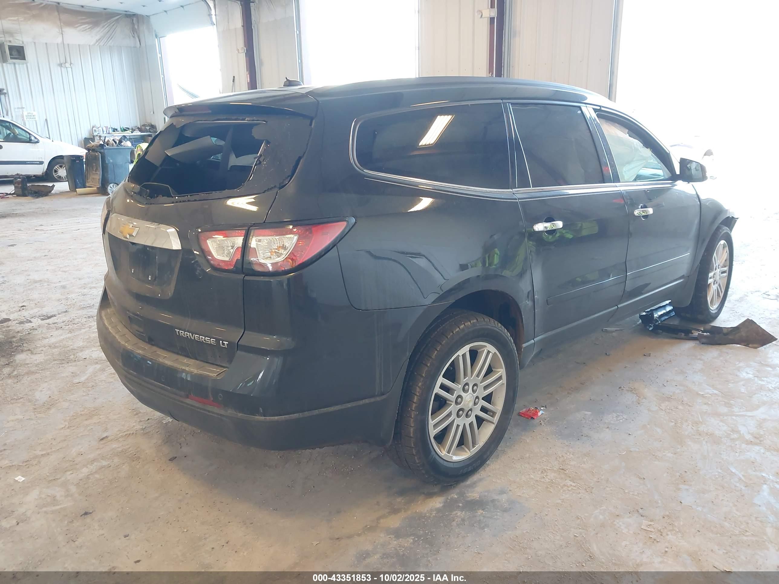 CHEVROLET TRAVERSE image 4