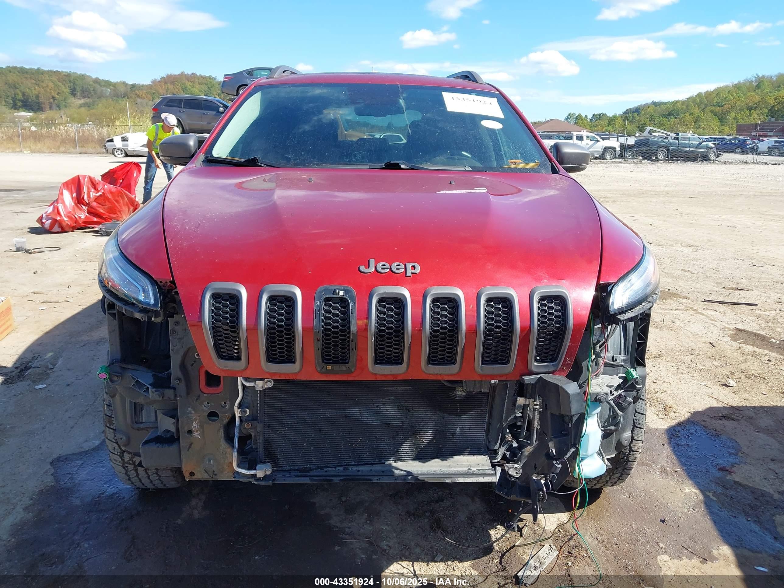 JEEP CHEROKEE image 6