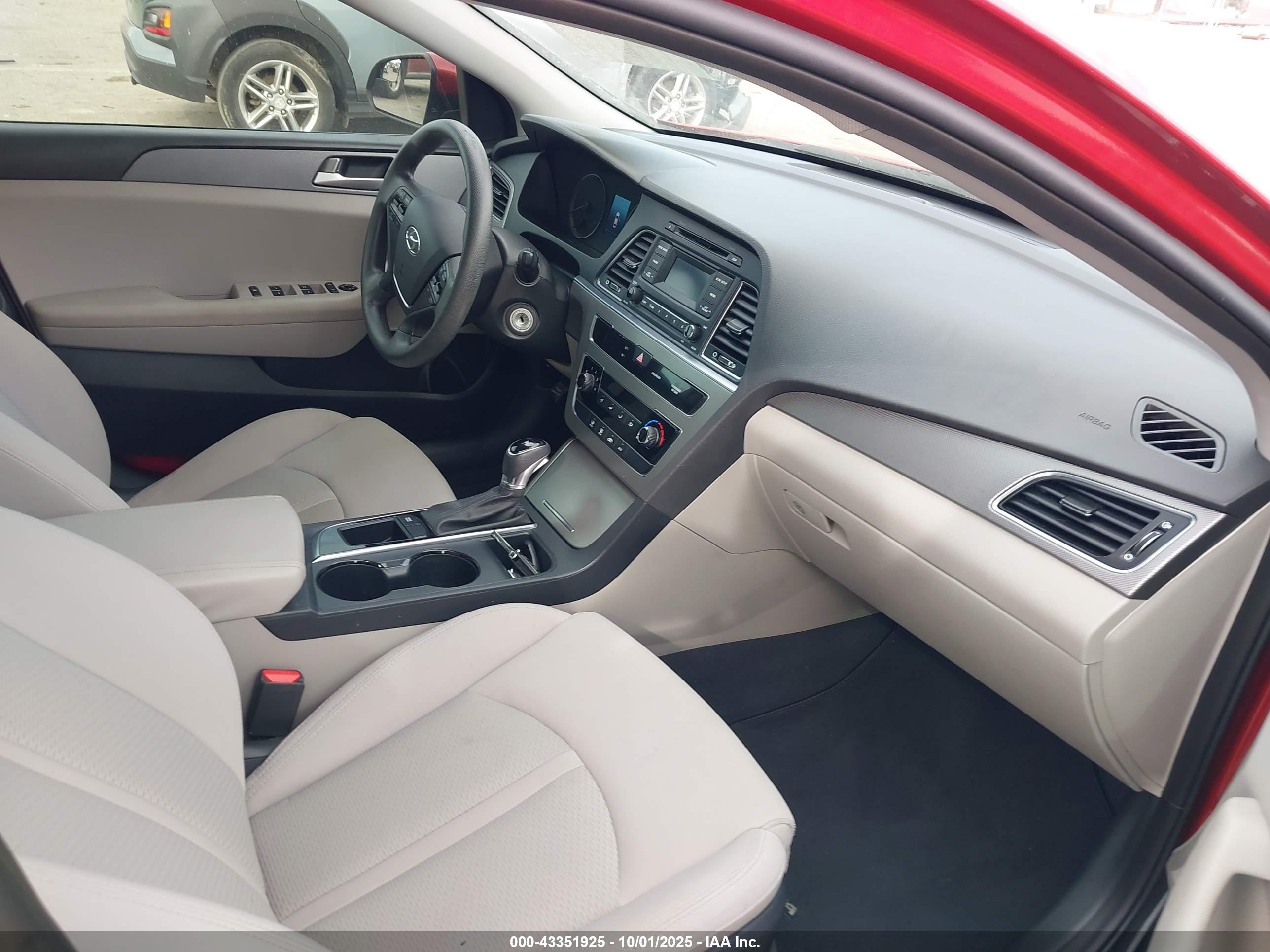 HYUNDAI SONATA image 5