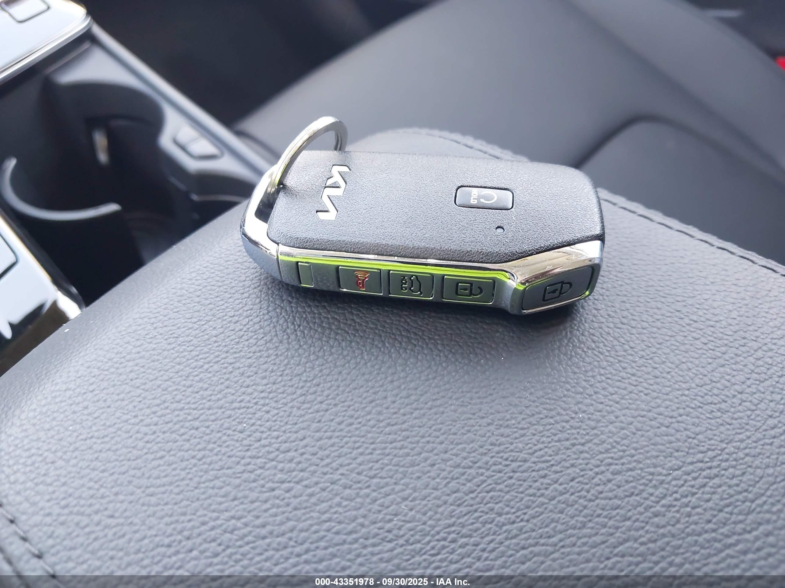 KIA SPORTAGE image 11