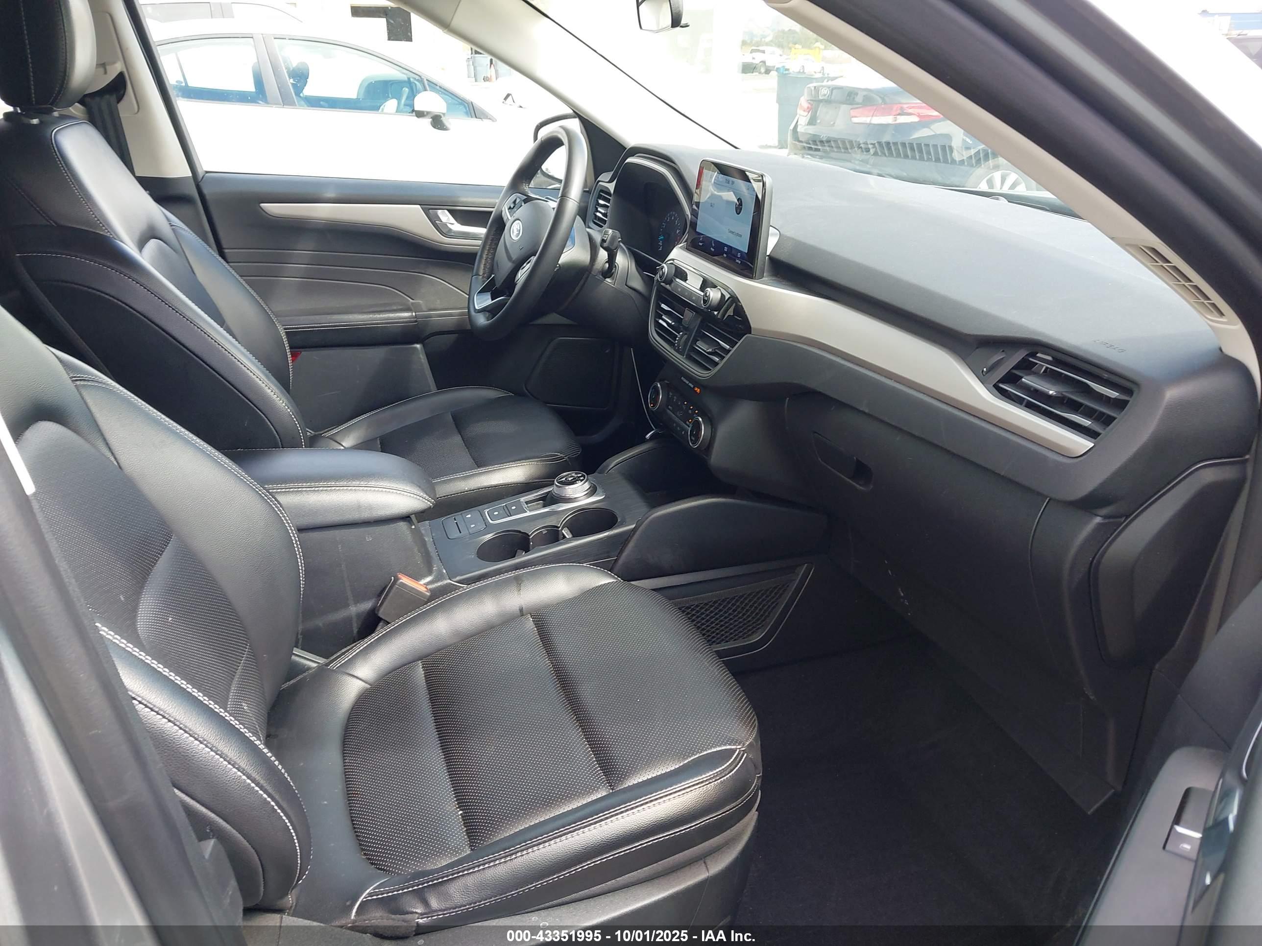 FORD ESCAPE image 5