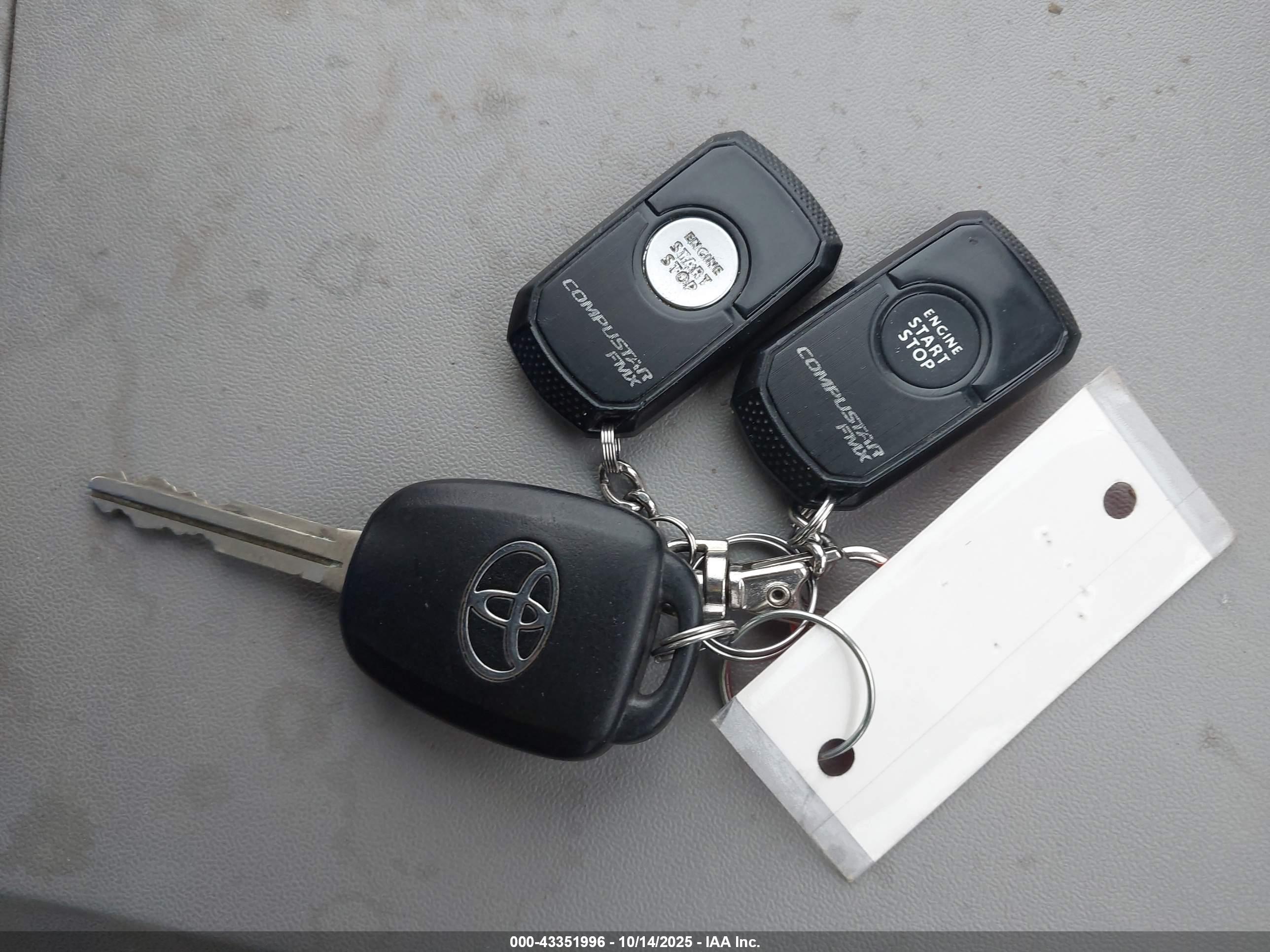 TOYOTA RAV4 image 11