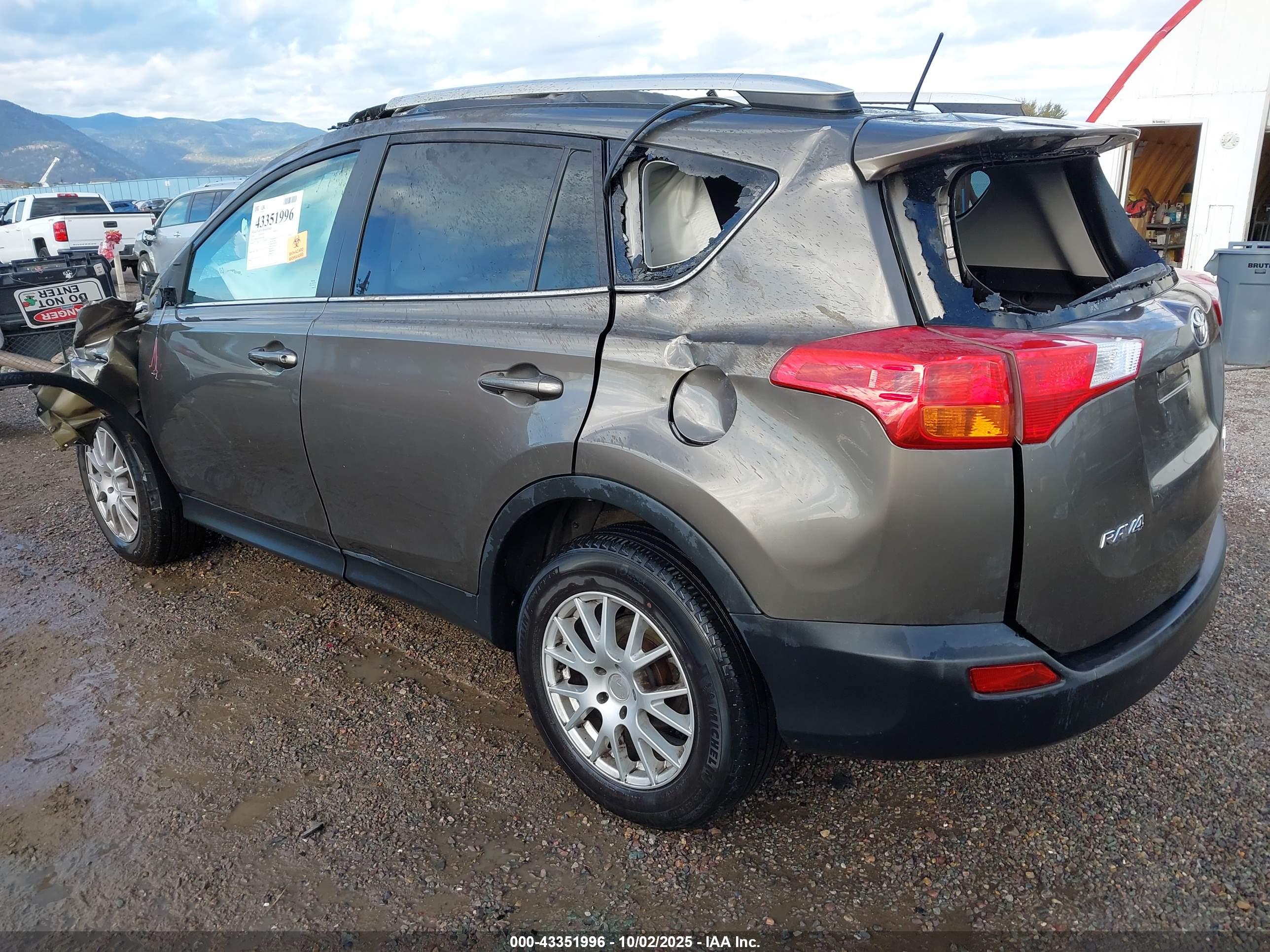 TOYOTA RAV4 image 3