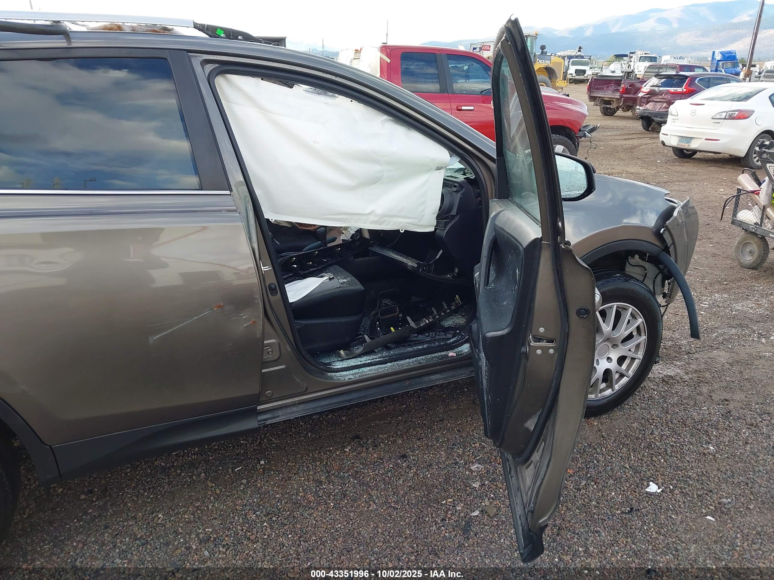 TOYOTA RAV4 image 5
