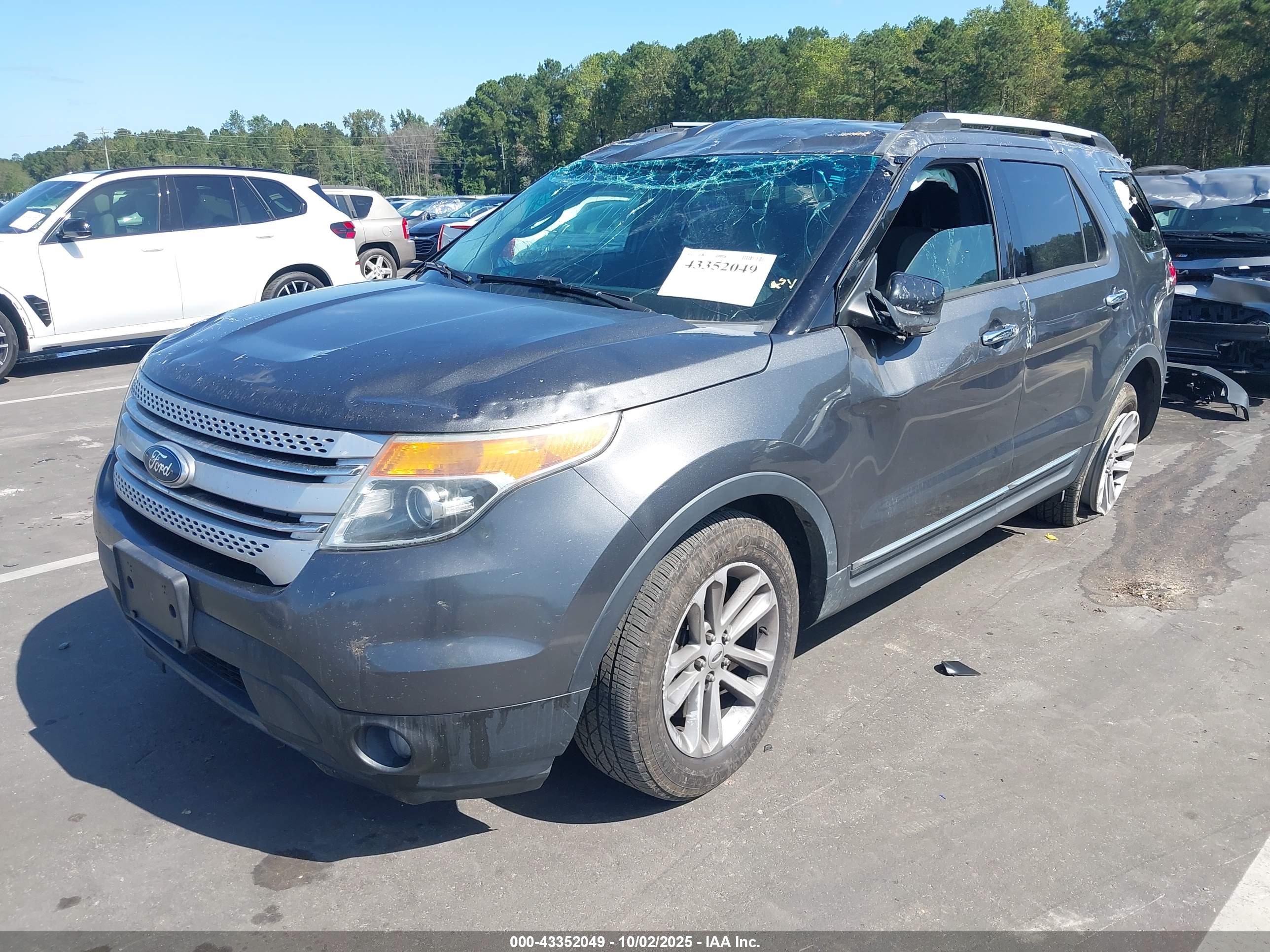 FORD EXPLORER image 2