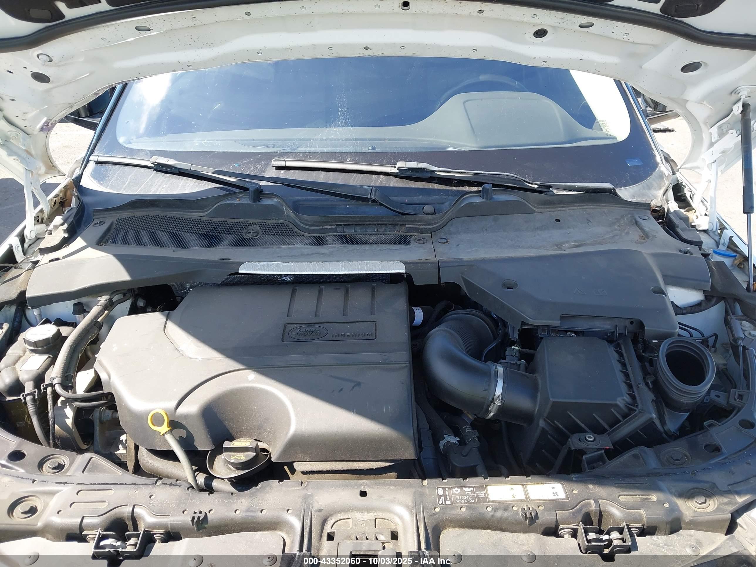 LAND ROVER image 10