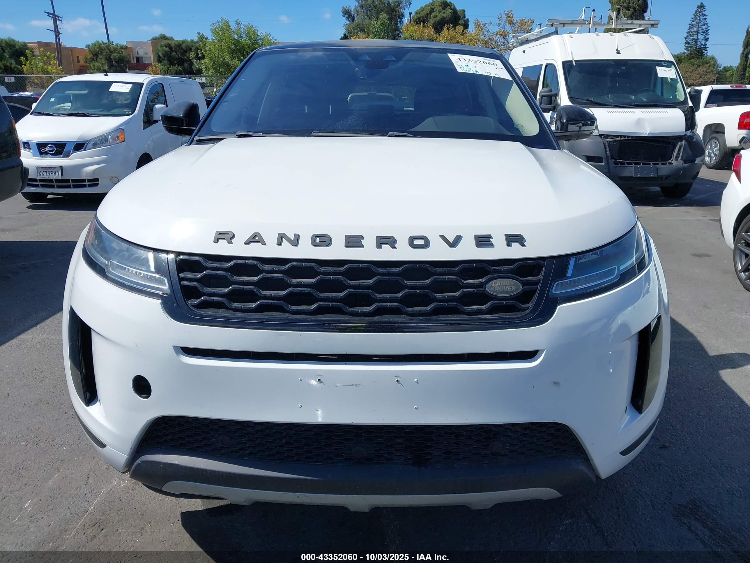 LAND ROVER image 6