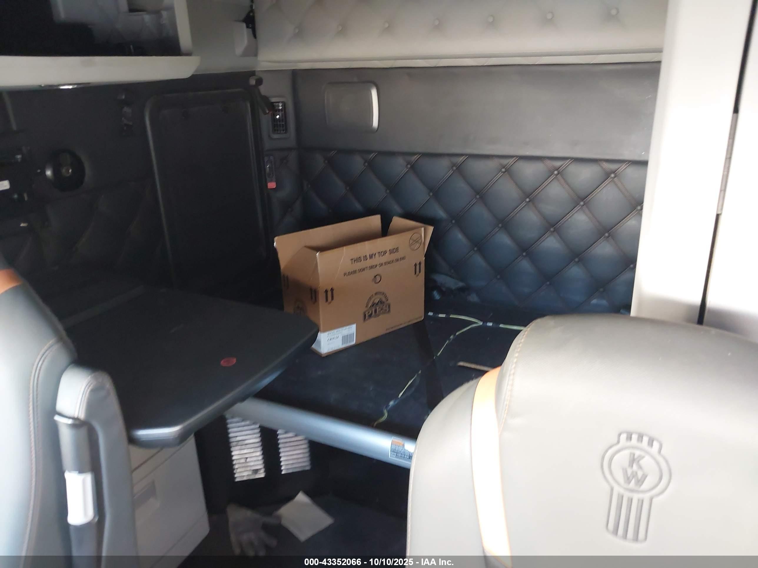 KENWORTH T680 image 7