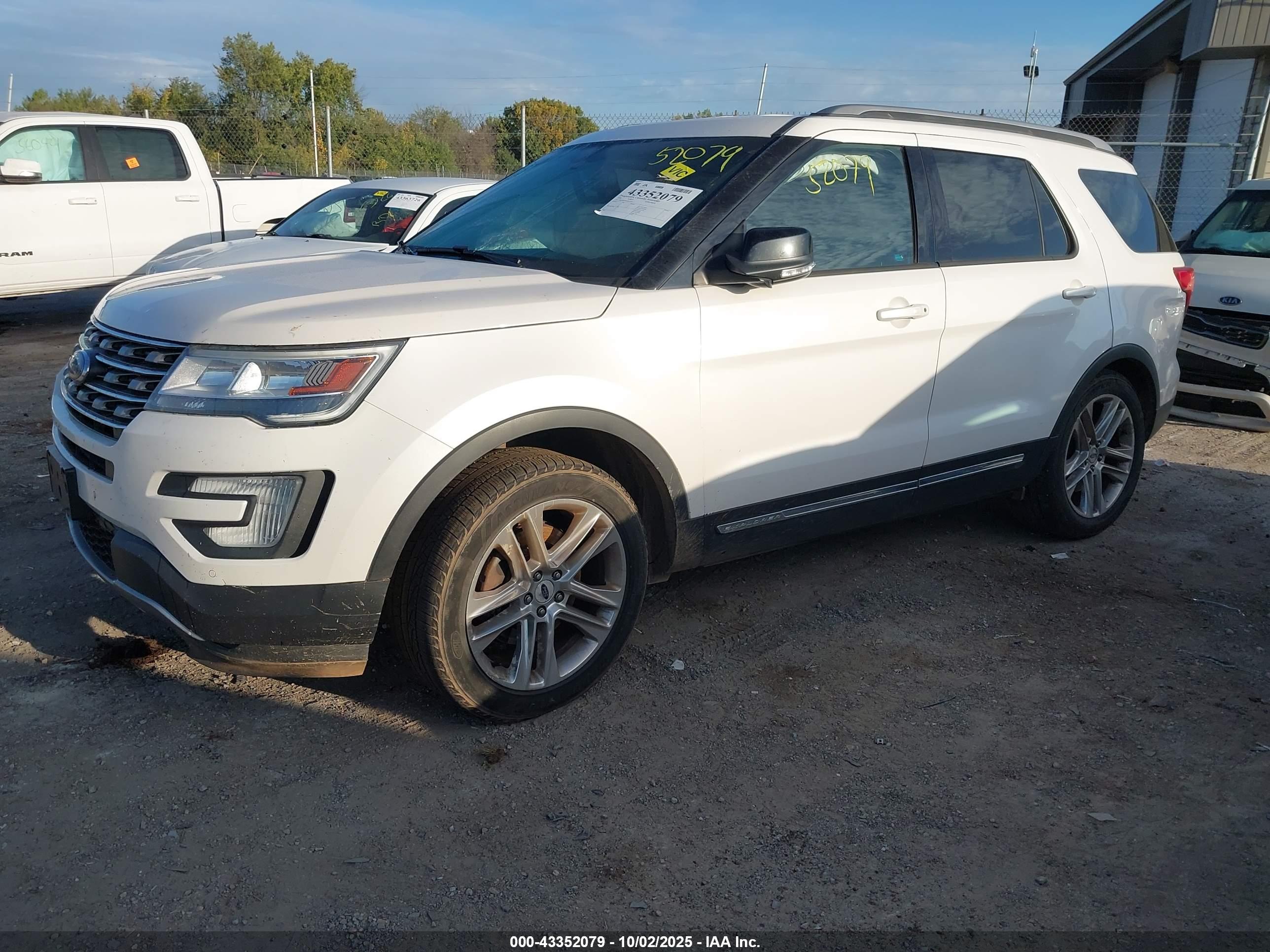 FORD EXPLORER image 2