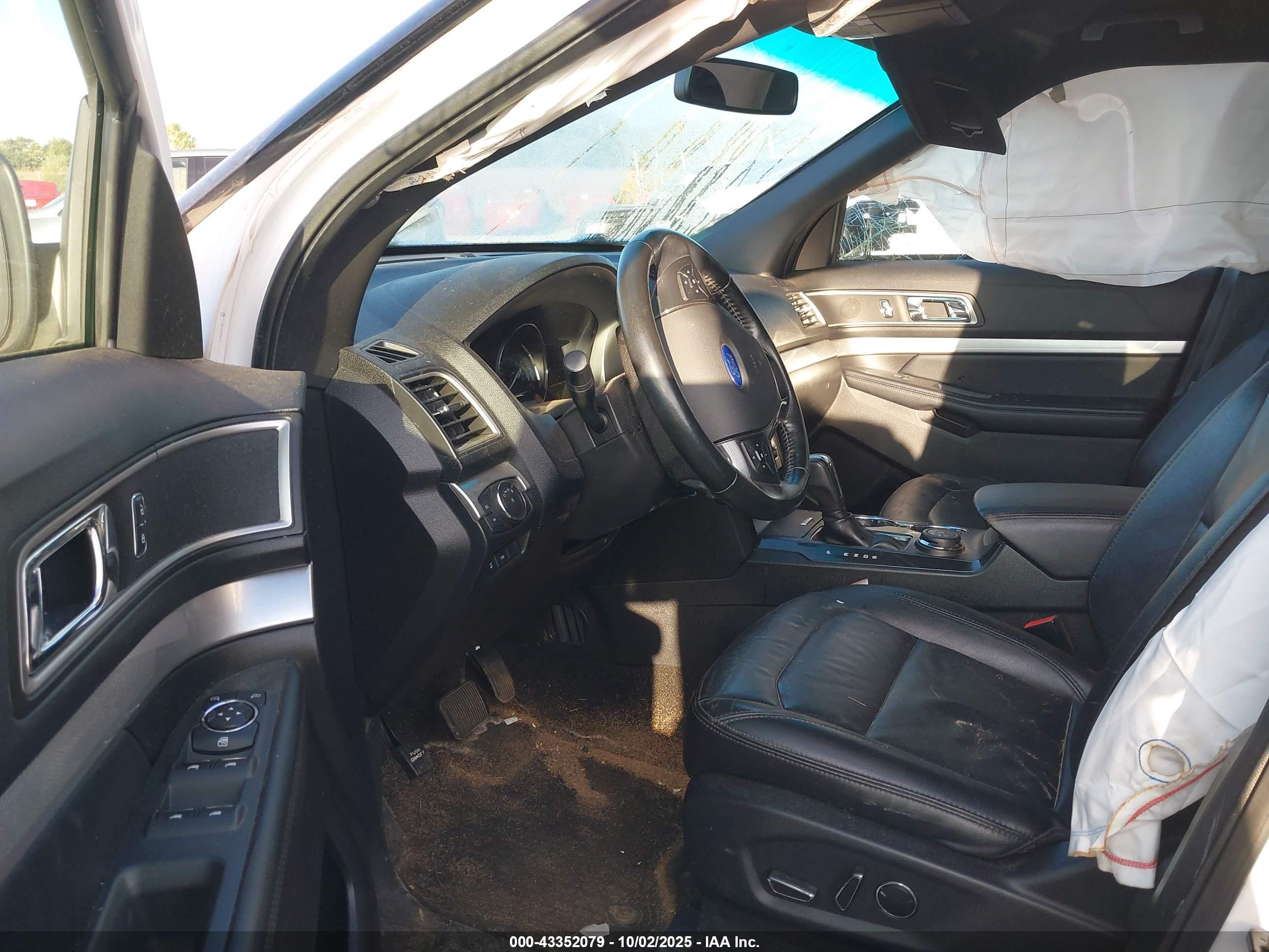 FORD EXPLORER image 5