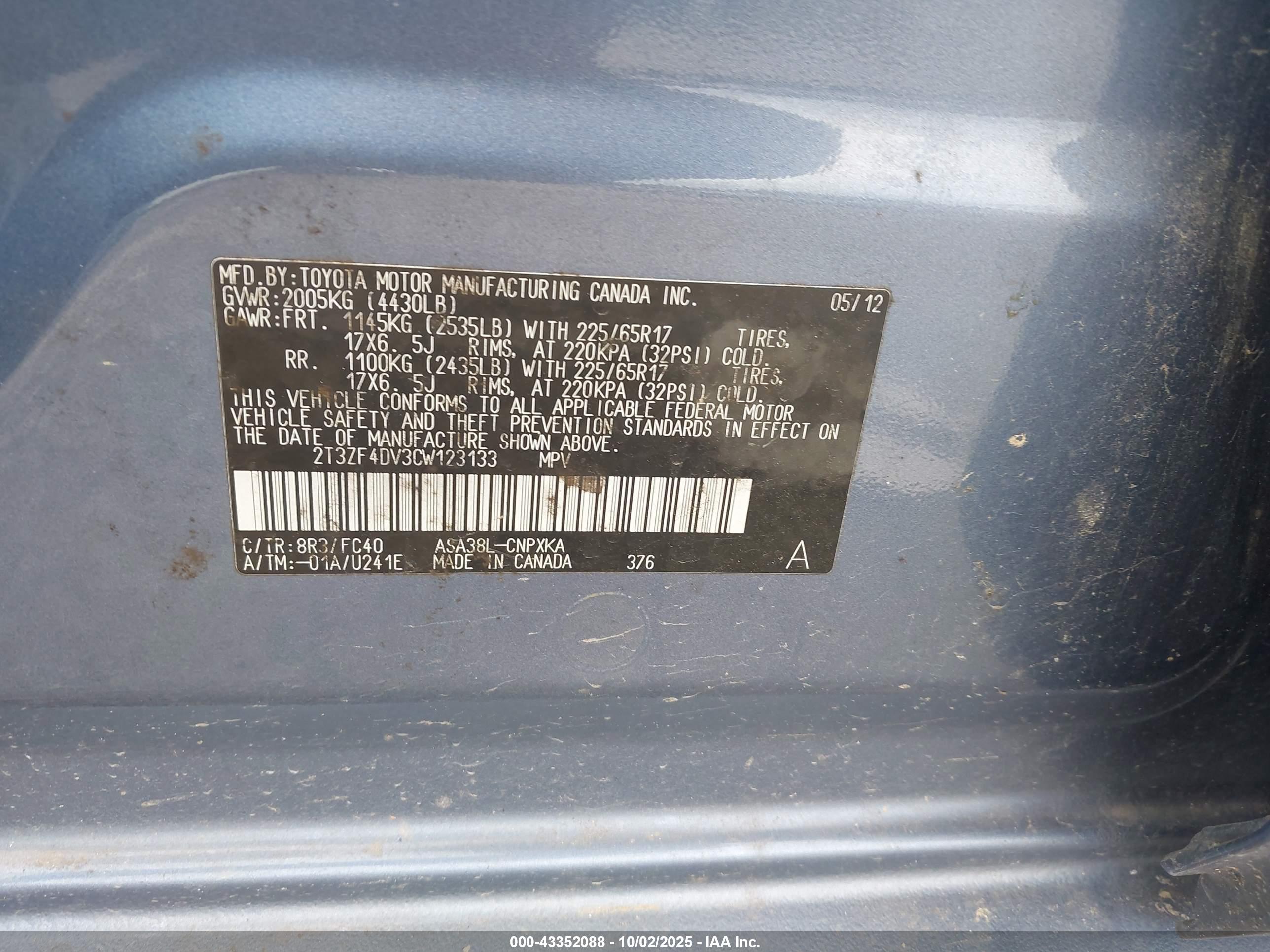 TOYOTA RAV4 image 9
