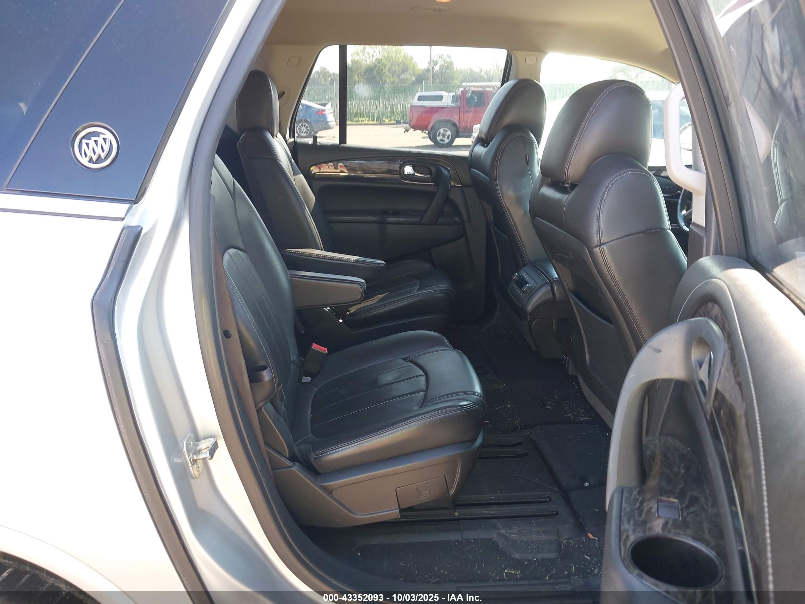BUICK ENCLAVE image 8