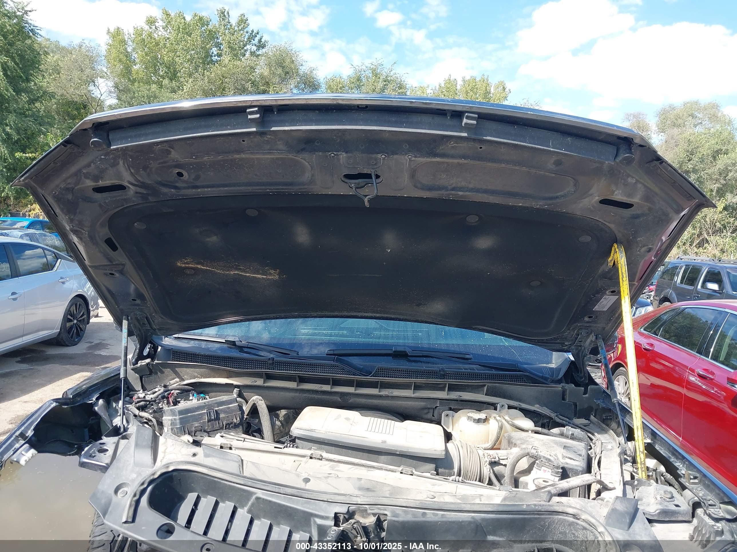 GMC YUKON image 10