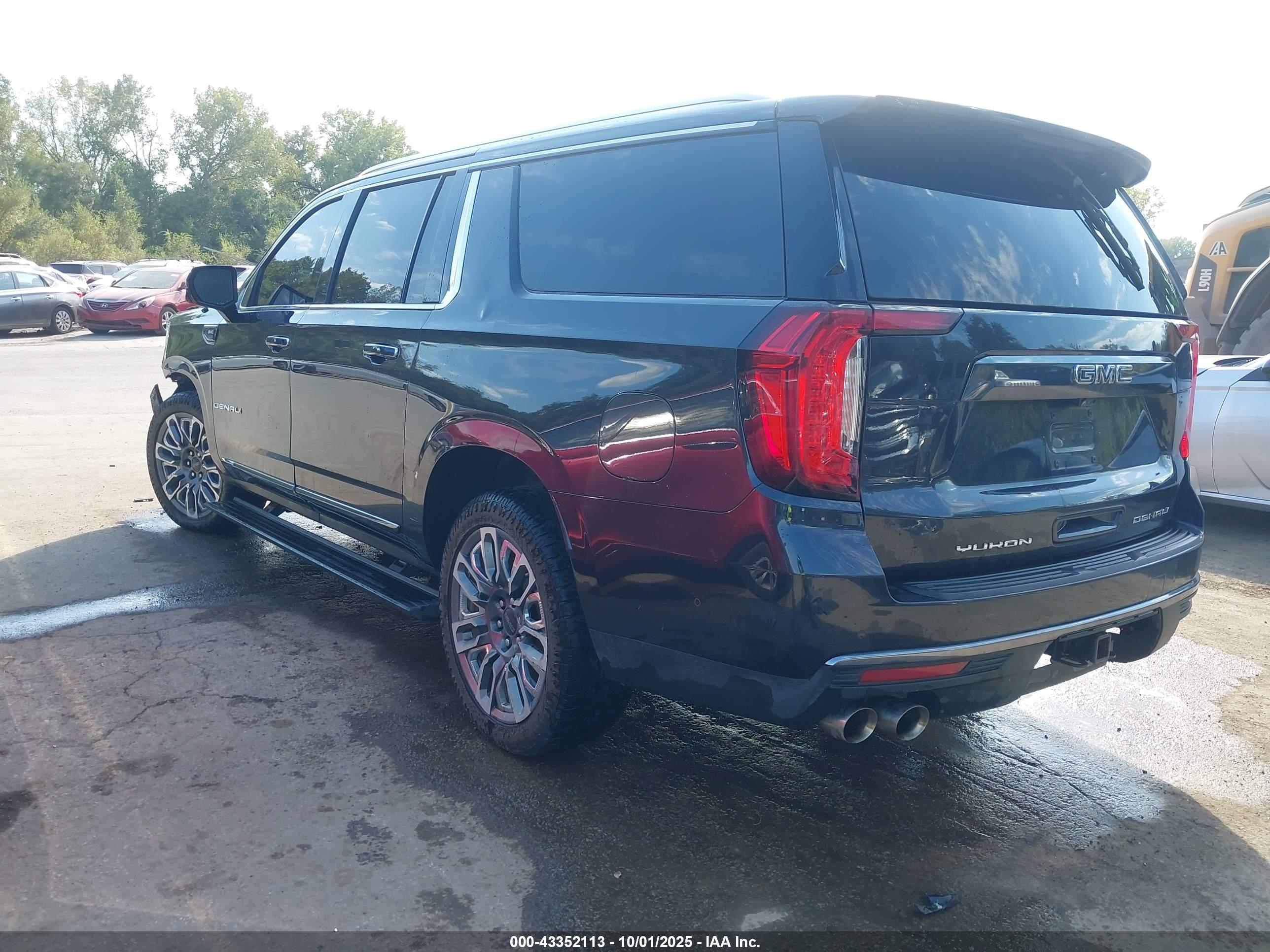 GMC YUKON image 3