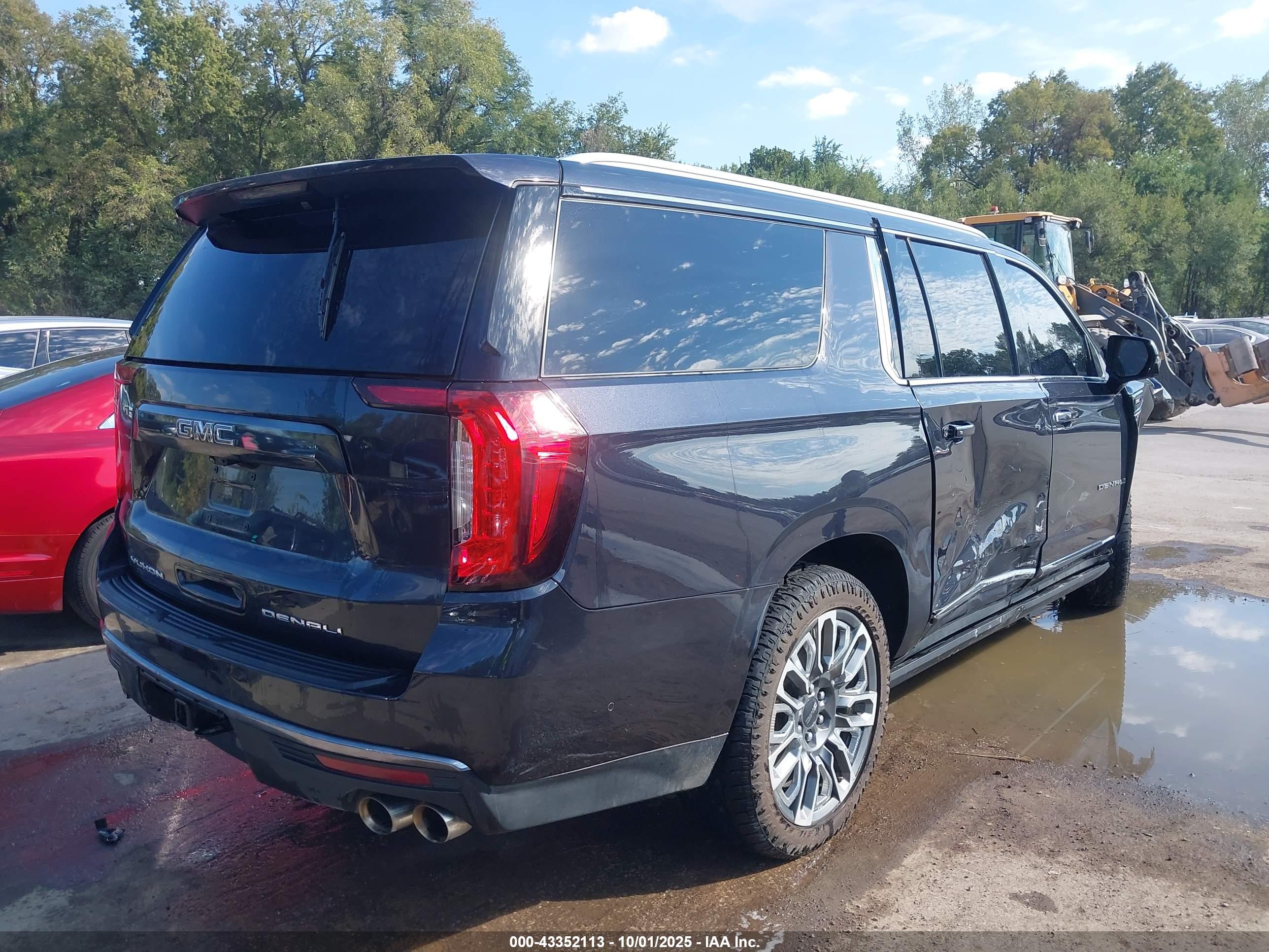 GMC YUKON image 4