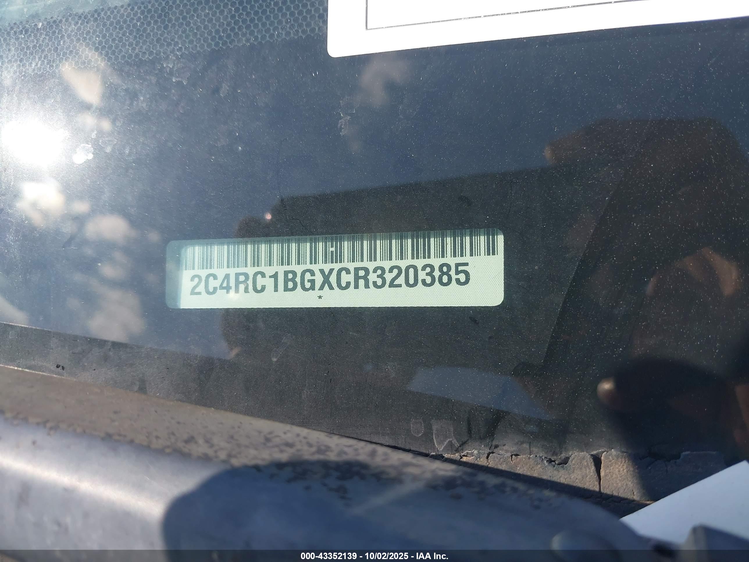 CHRYSLER TOWN image 9
