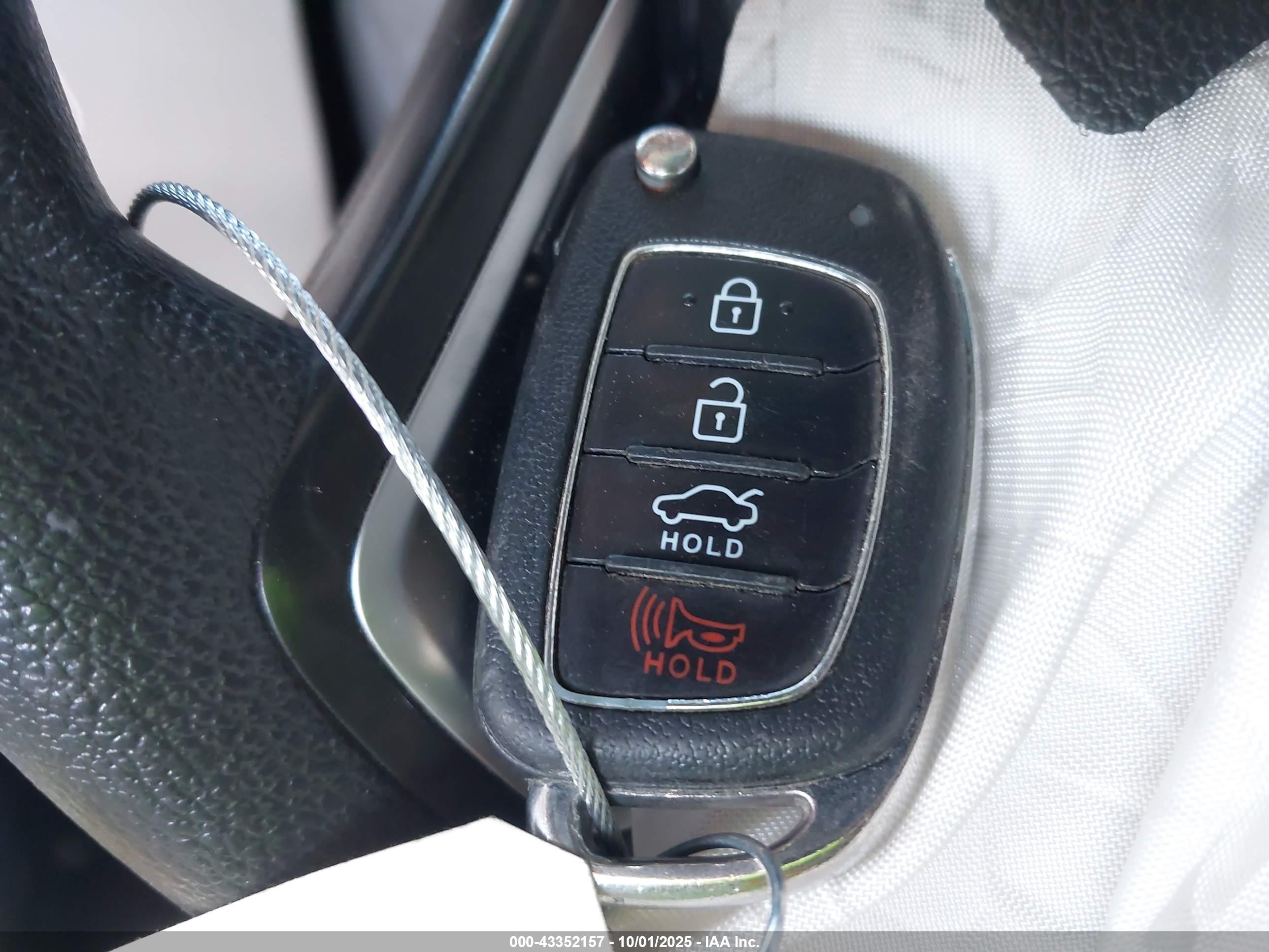 HYUNDAI SONATA image 11
