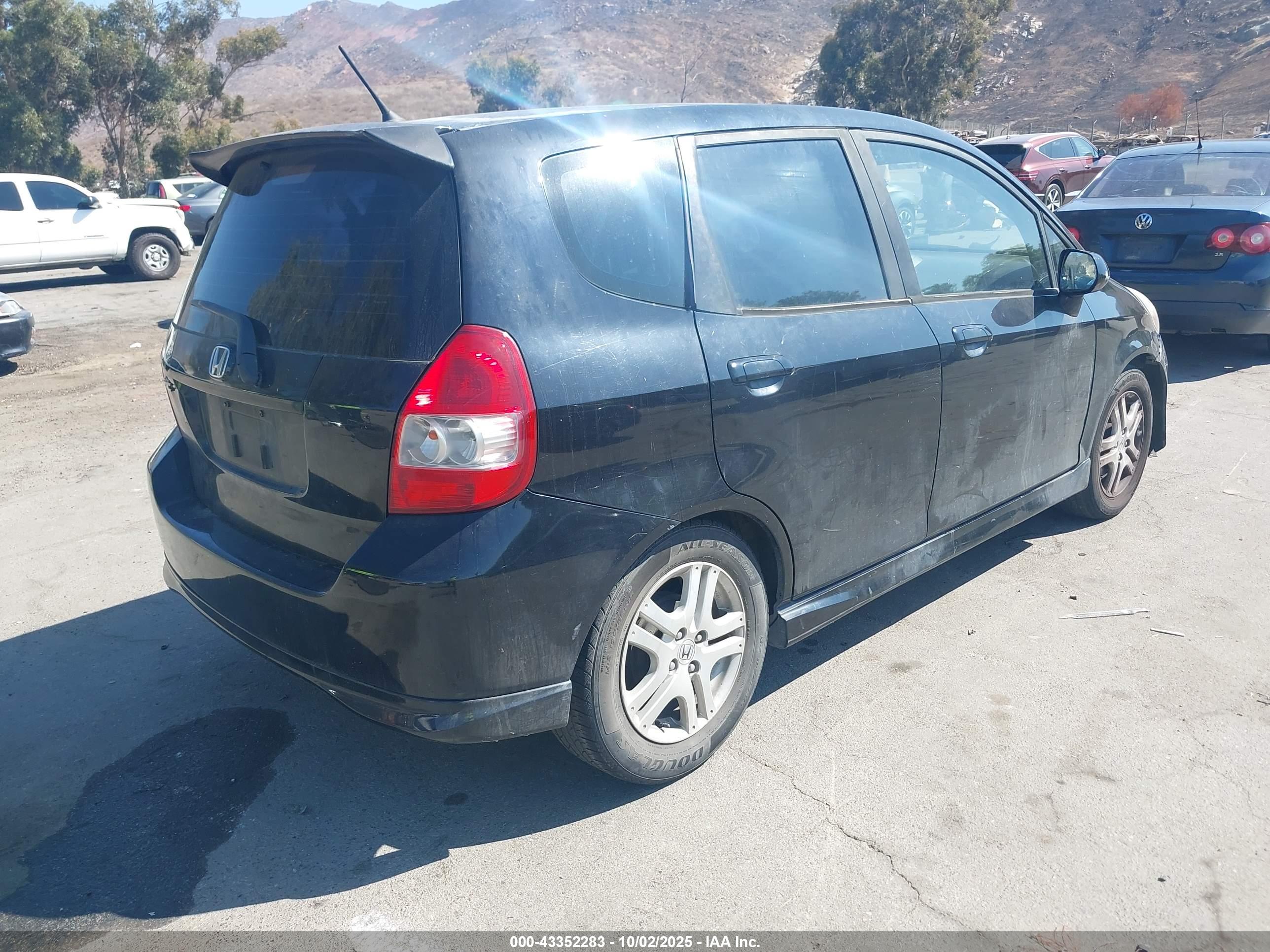 HONDA FIT image 4
