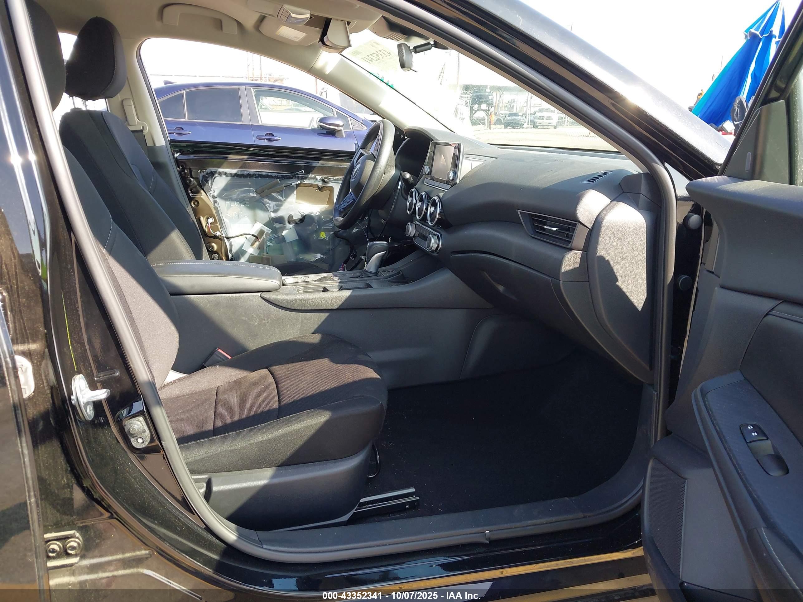 NISSAN SENTRA image 5