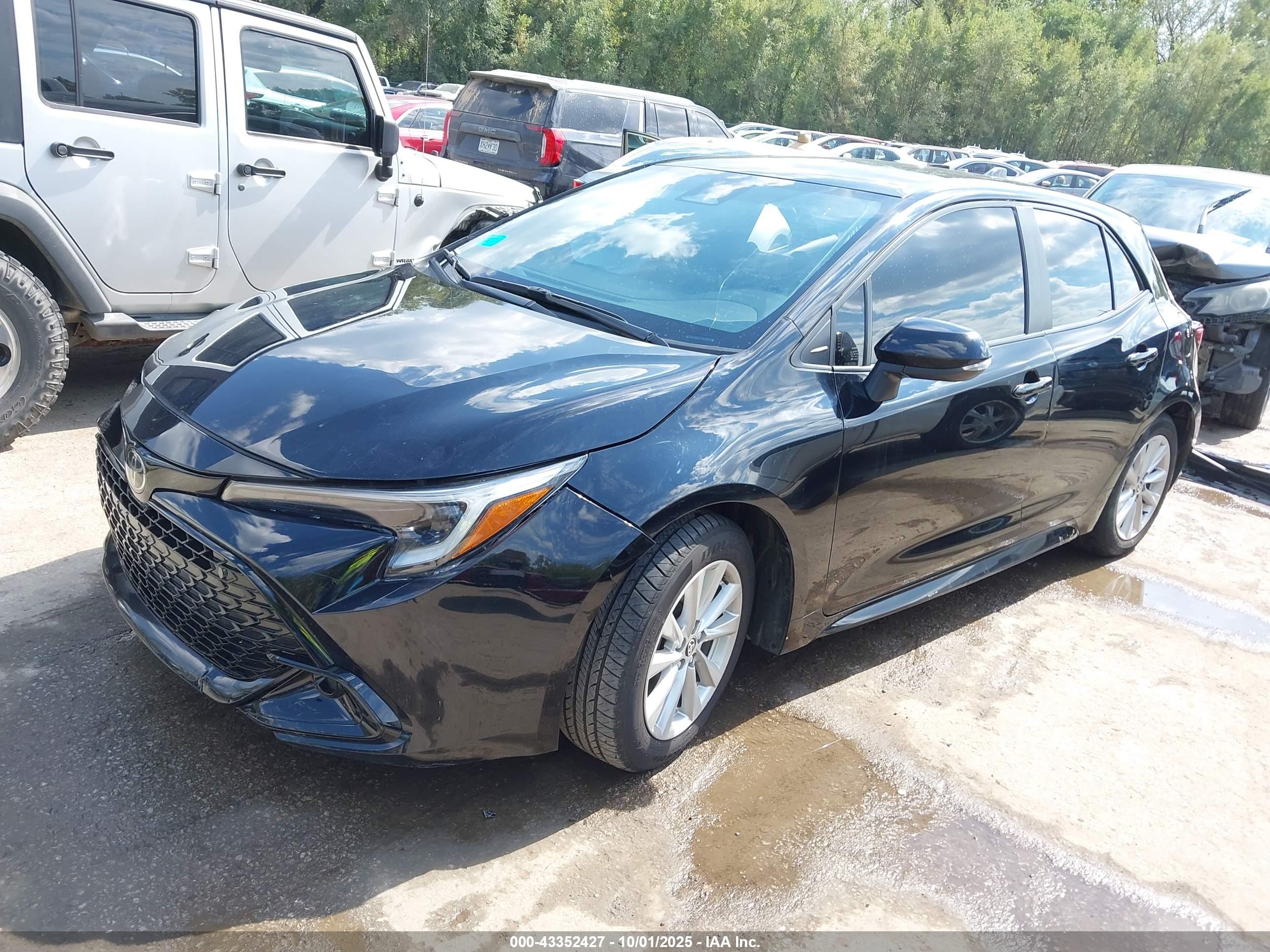 TOYOTA COROLLA image 2