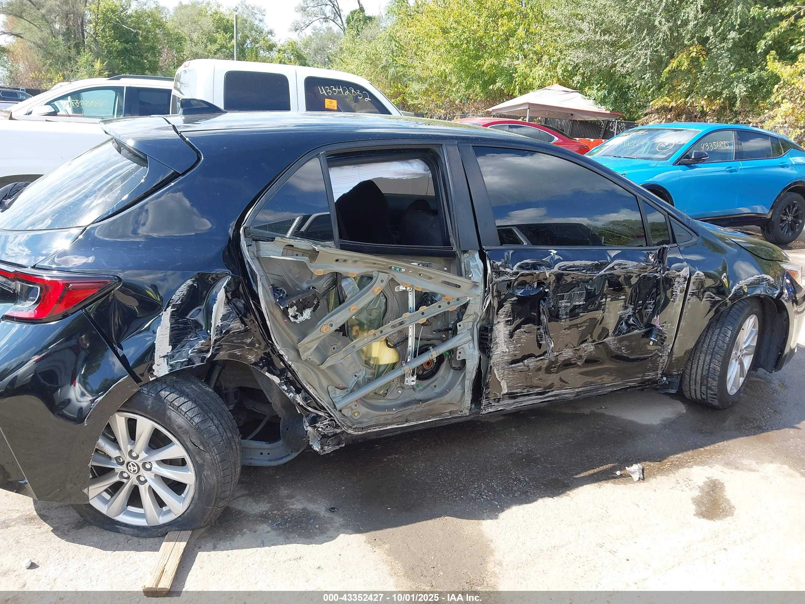 TOYOTA COROLLA image 6