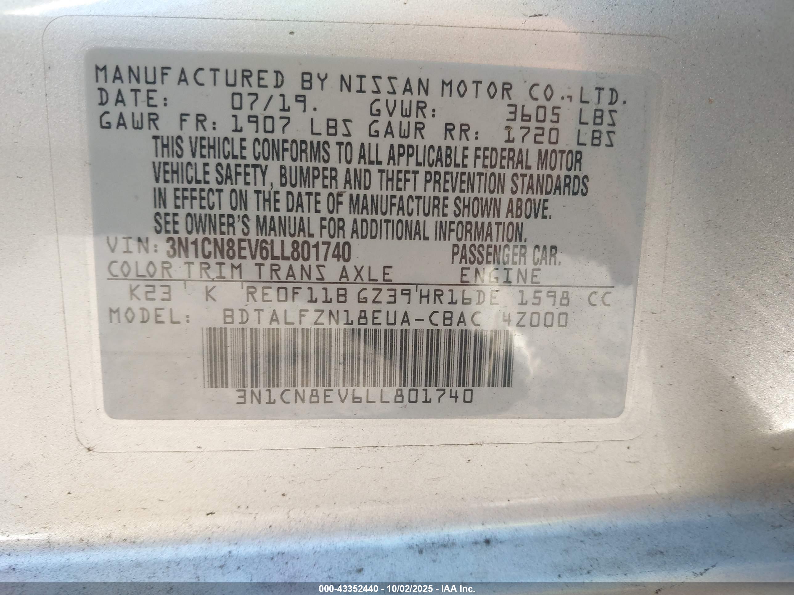 NISSAN VERSA image 9