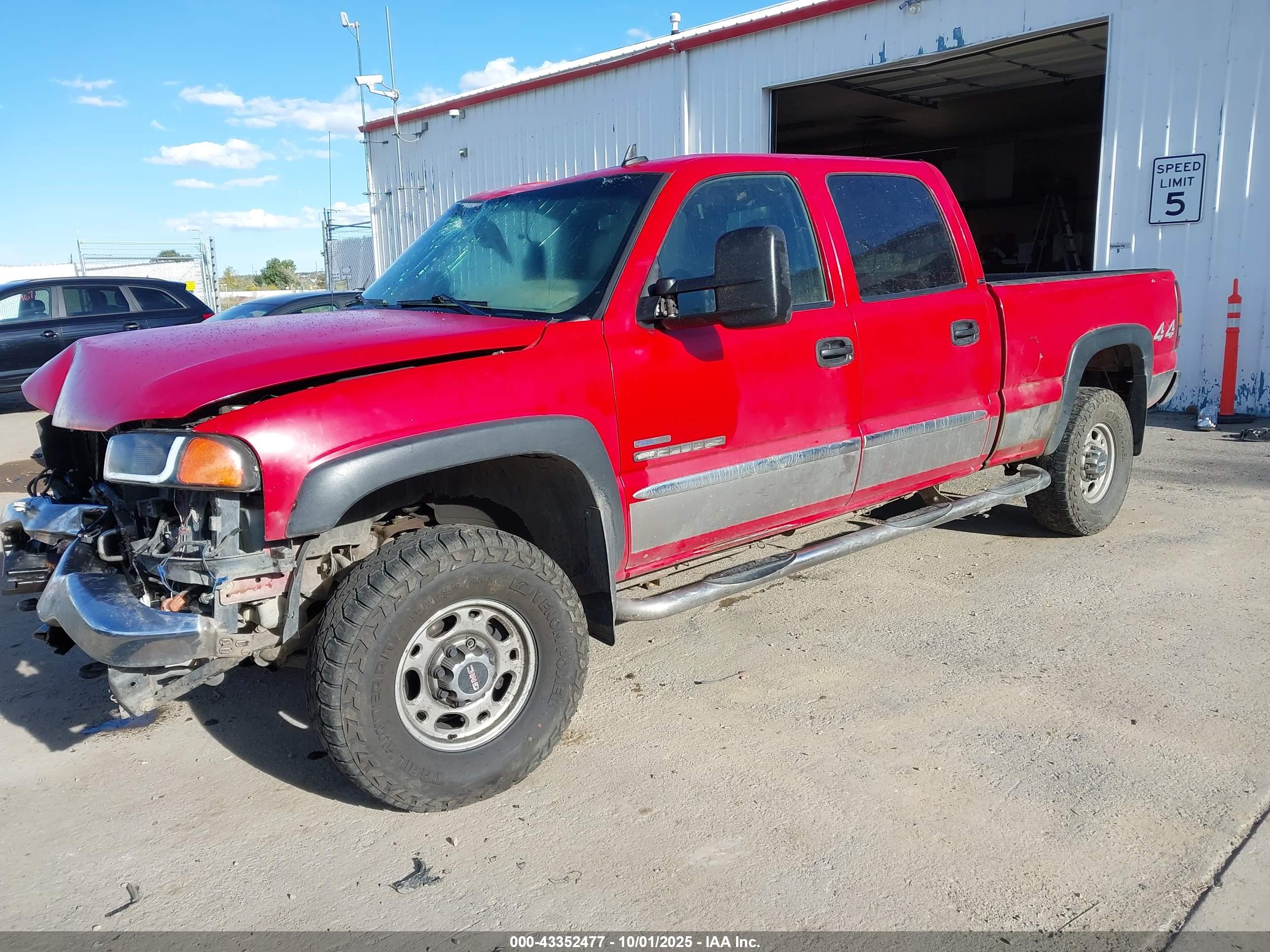 GMC SIERRA image 2