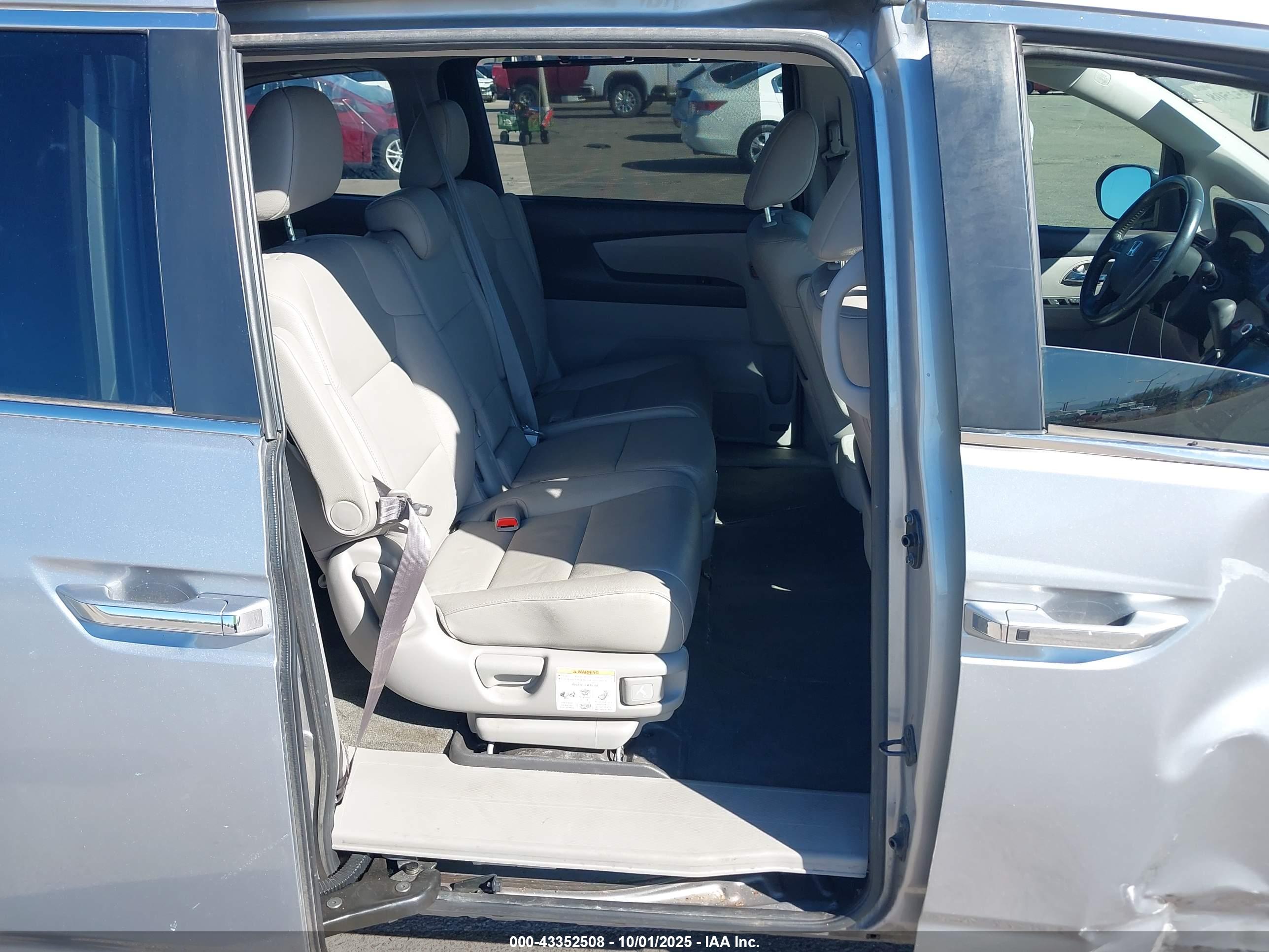 HONDA ODYSSEY image 8