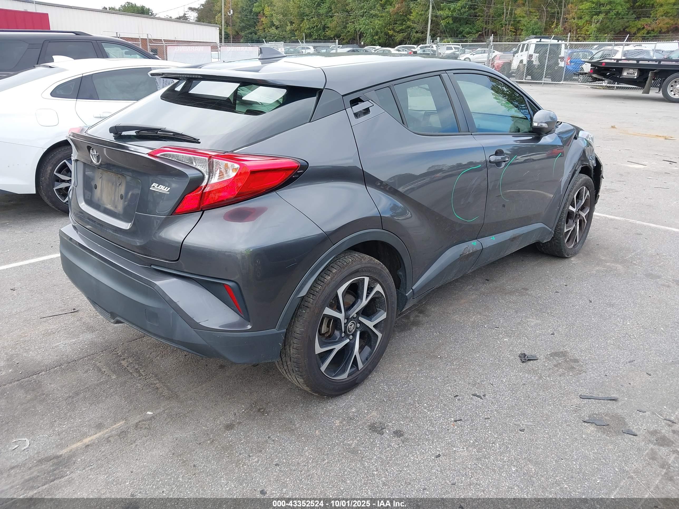TOYOTA C-HR image 4