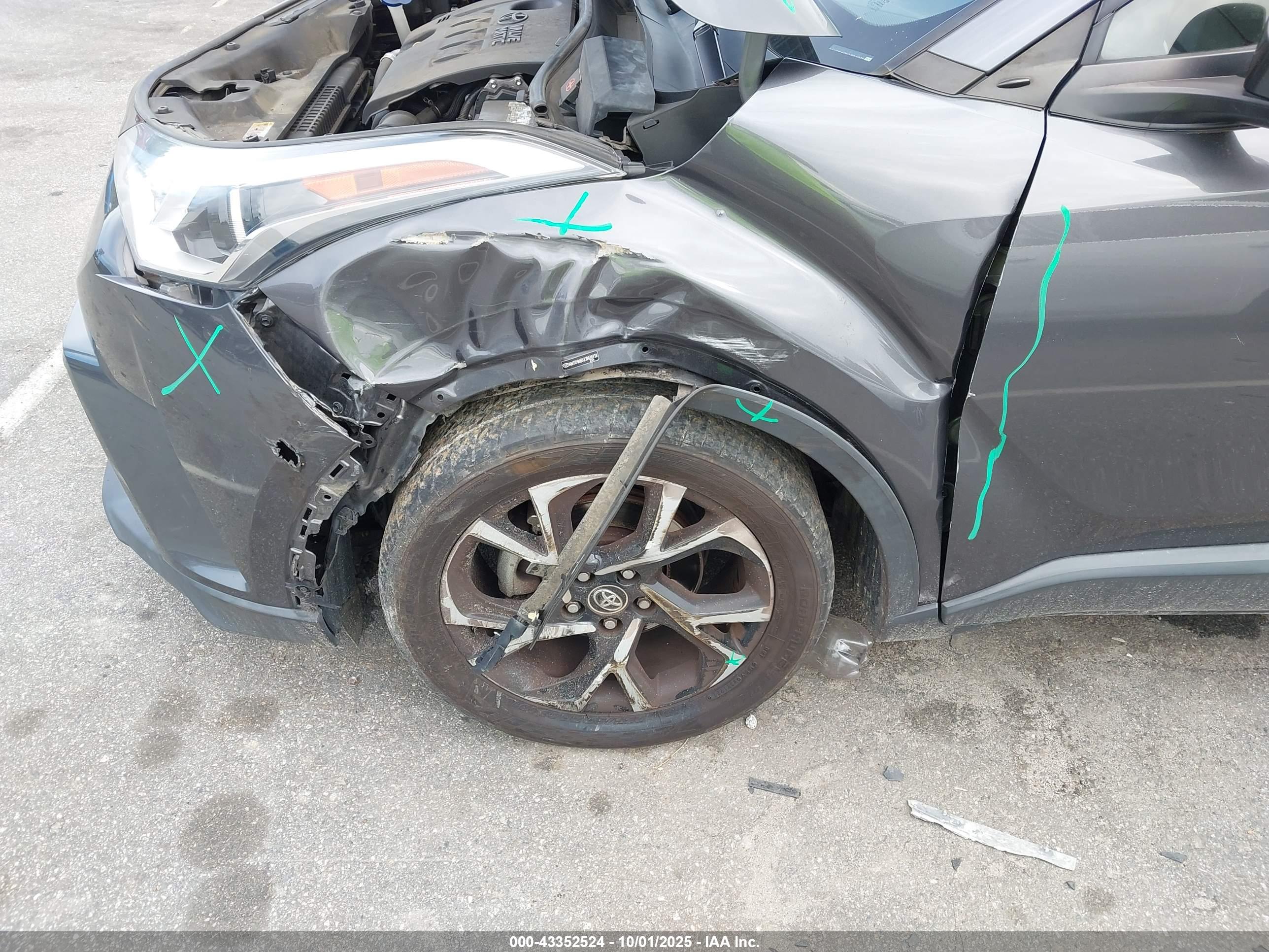 TOYOTA C-HR image 6