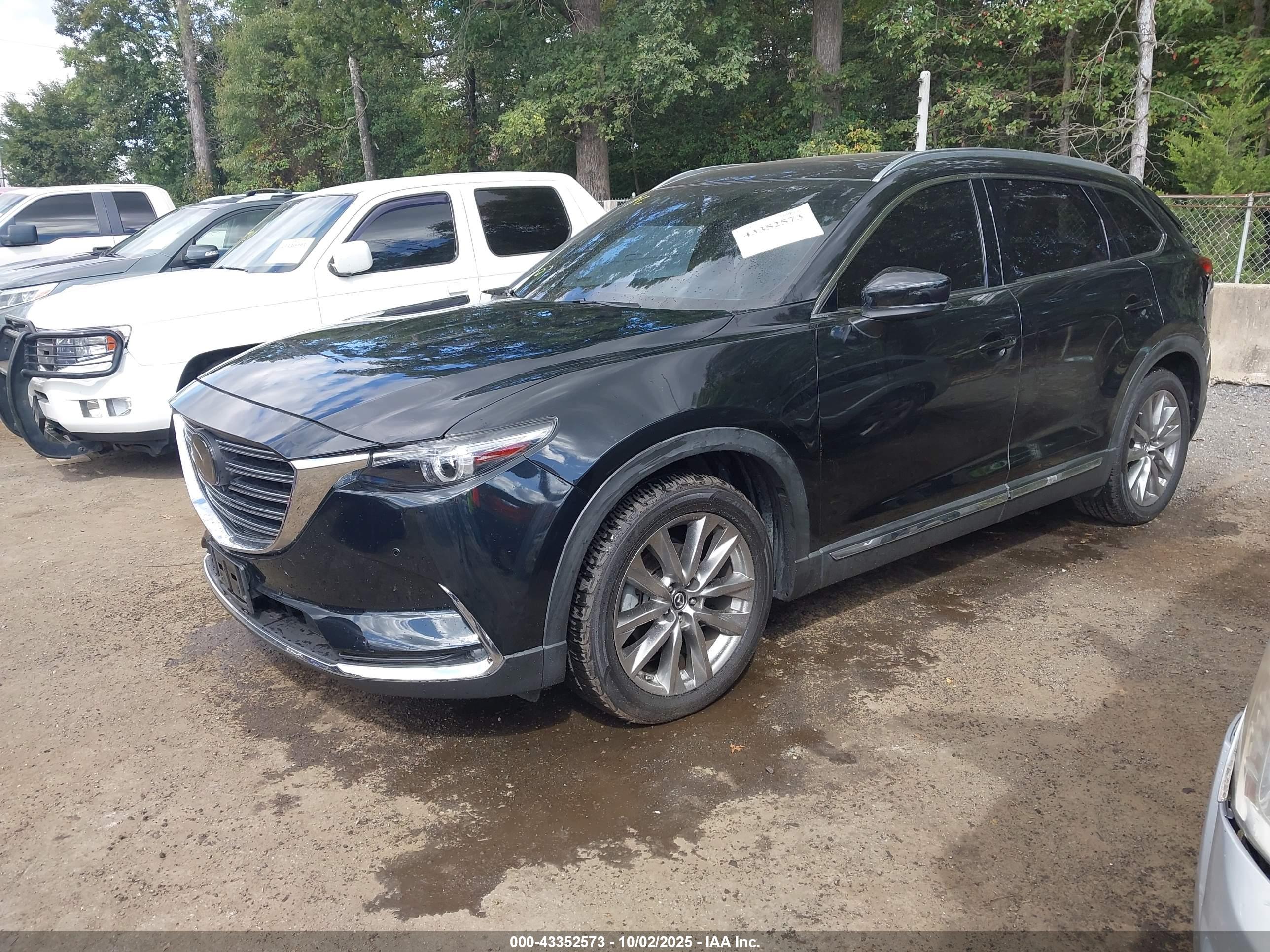 MAZDA CX-9 image 2