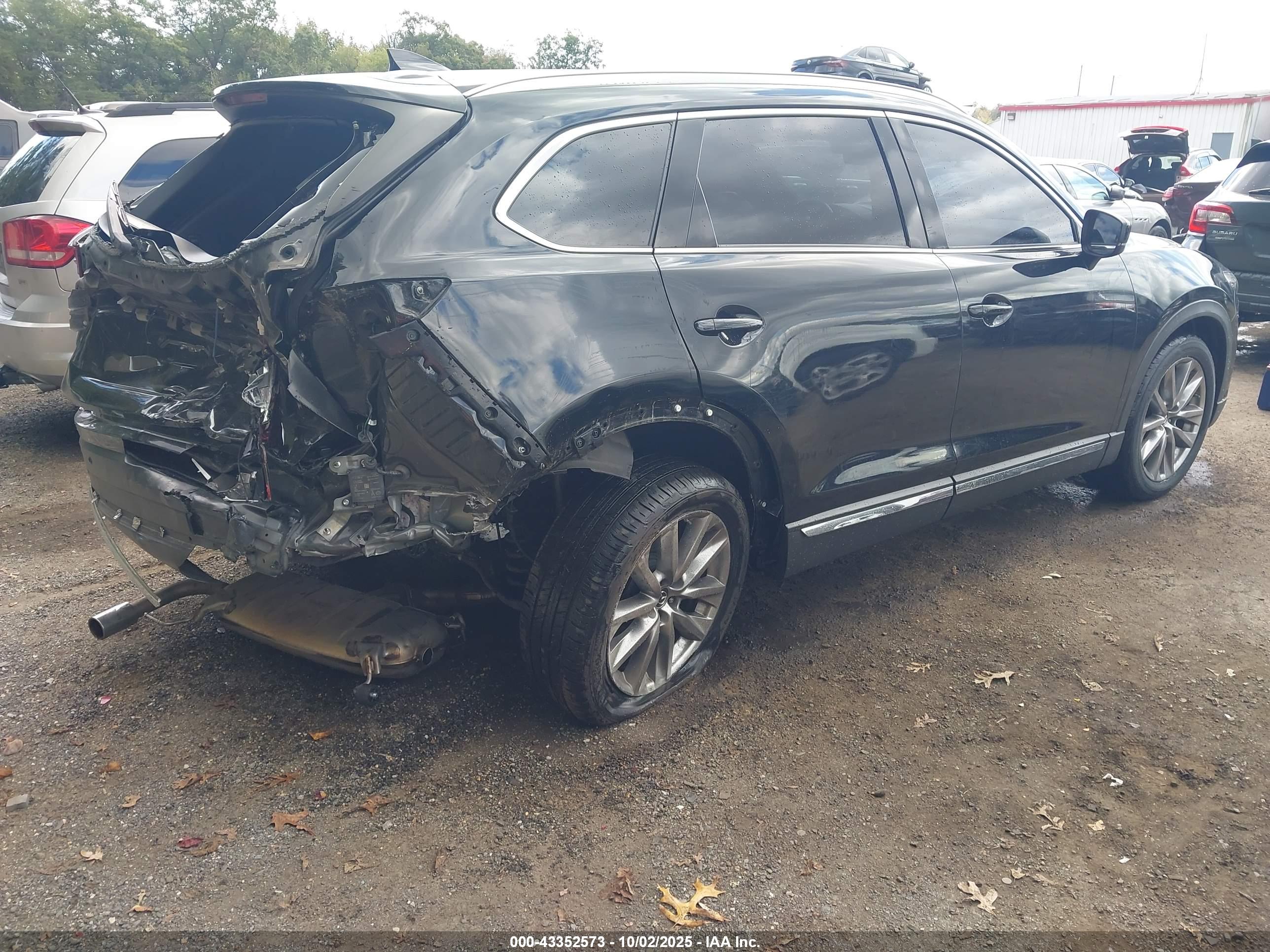 MAZDA CX-9 image 4