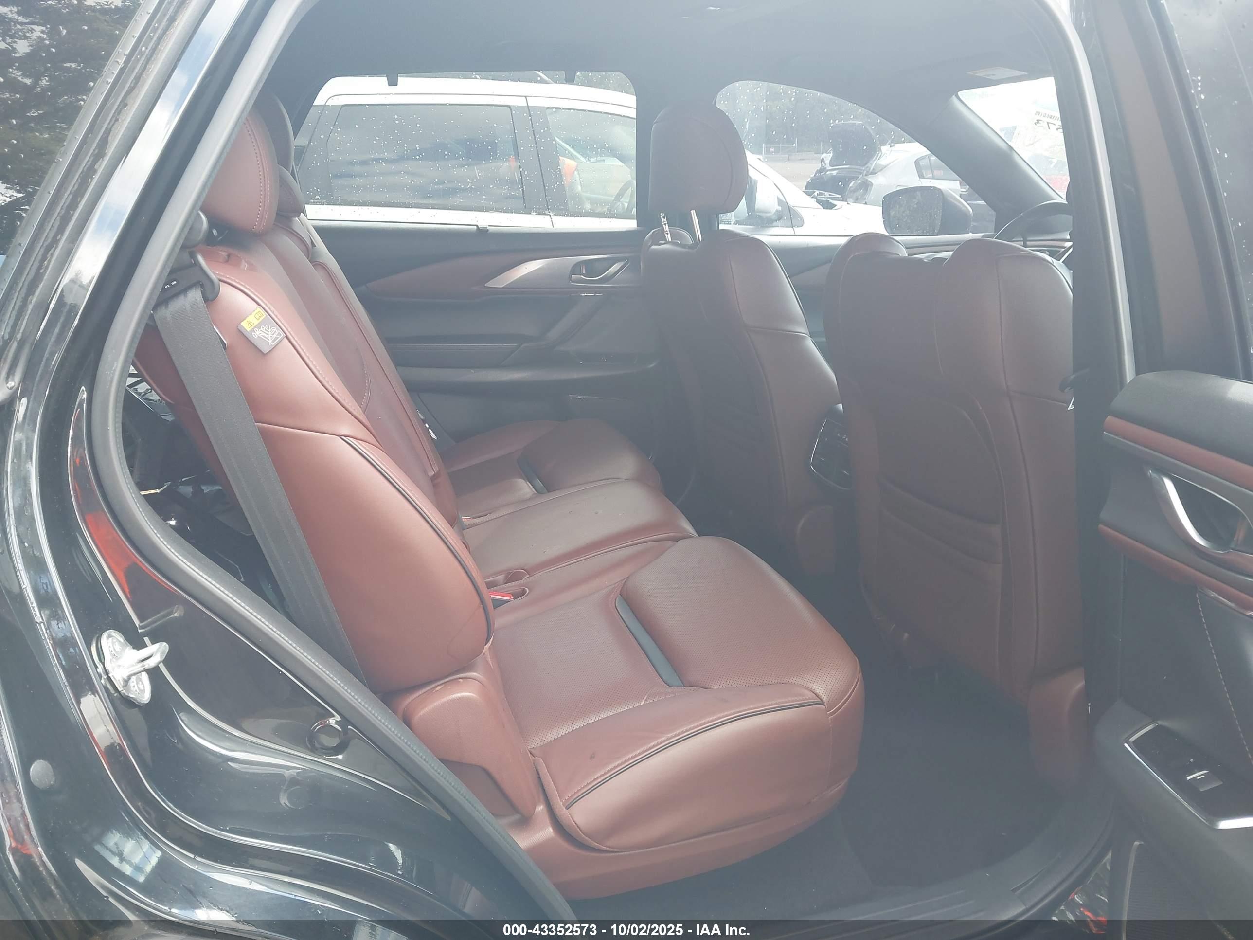 MAZDA CX-9 image 8