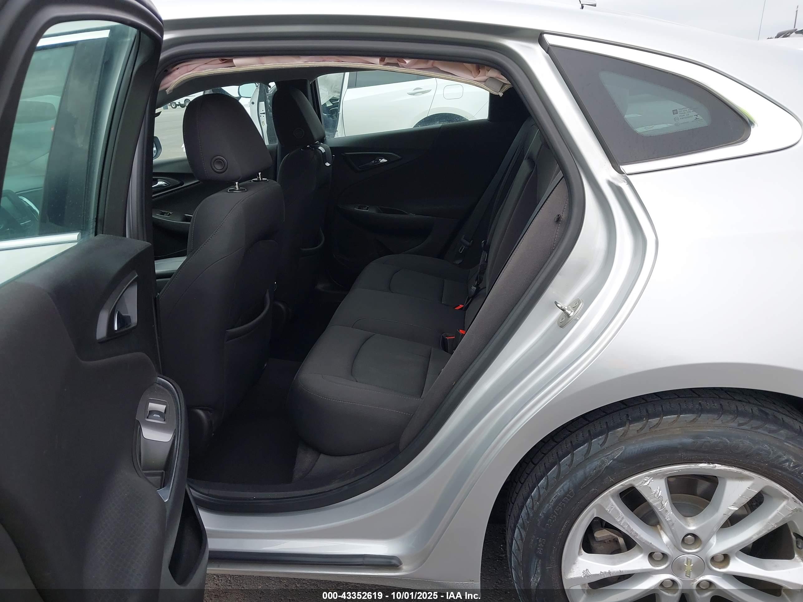 CHEVROLET MALIBU image 8