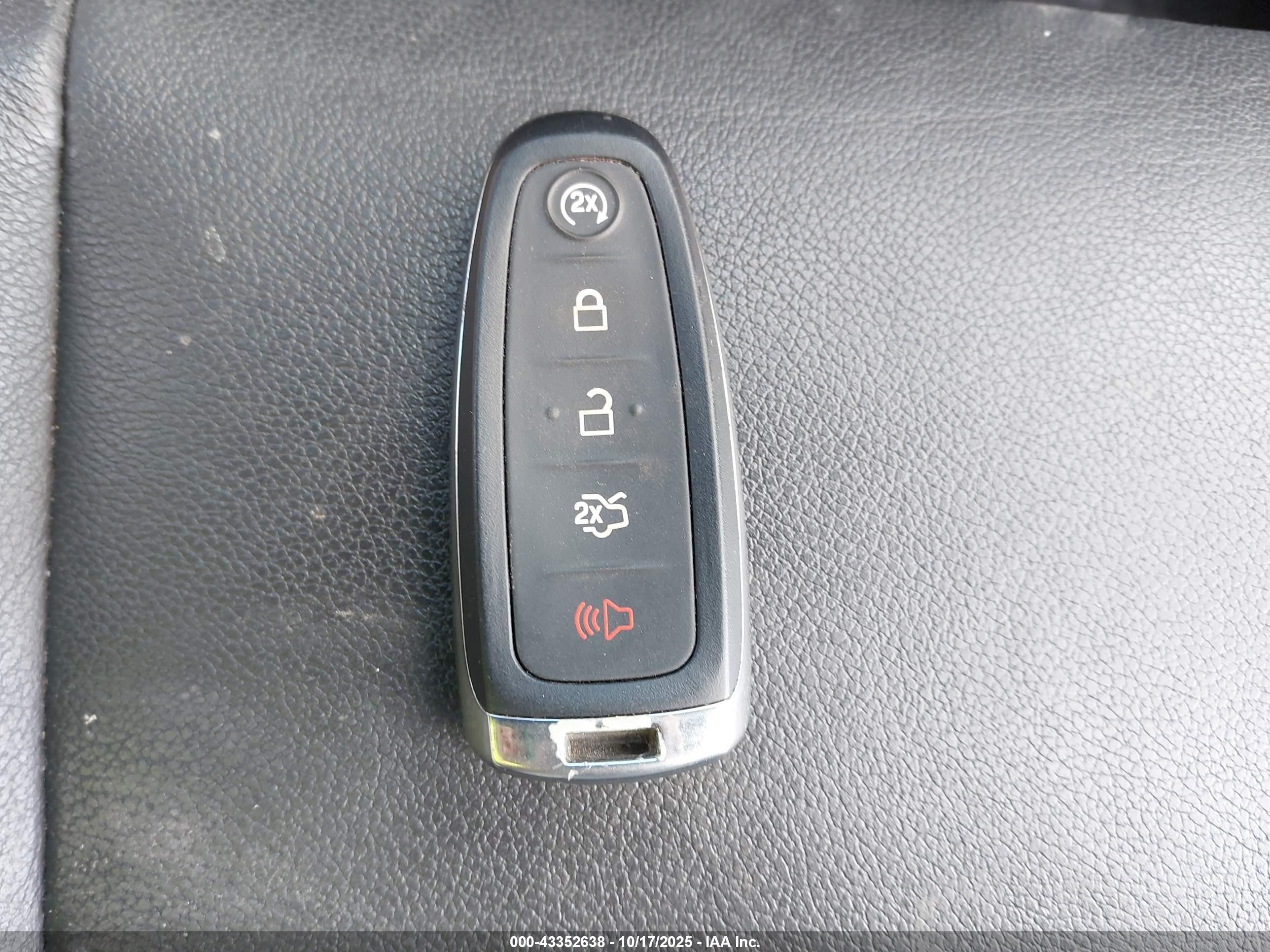 FORD C-MAX image 11