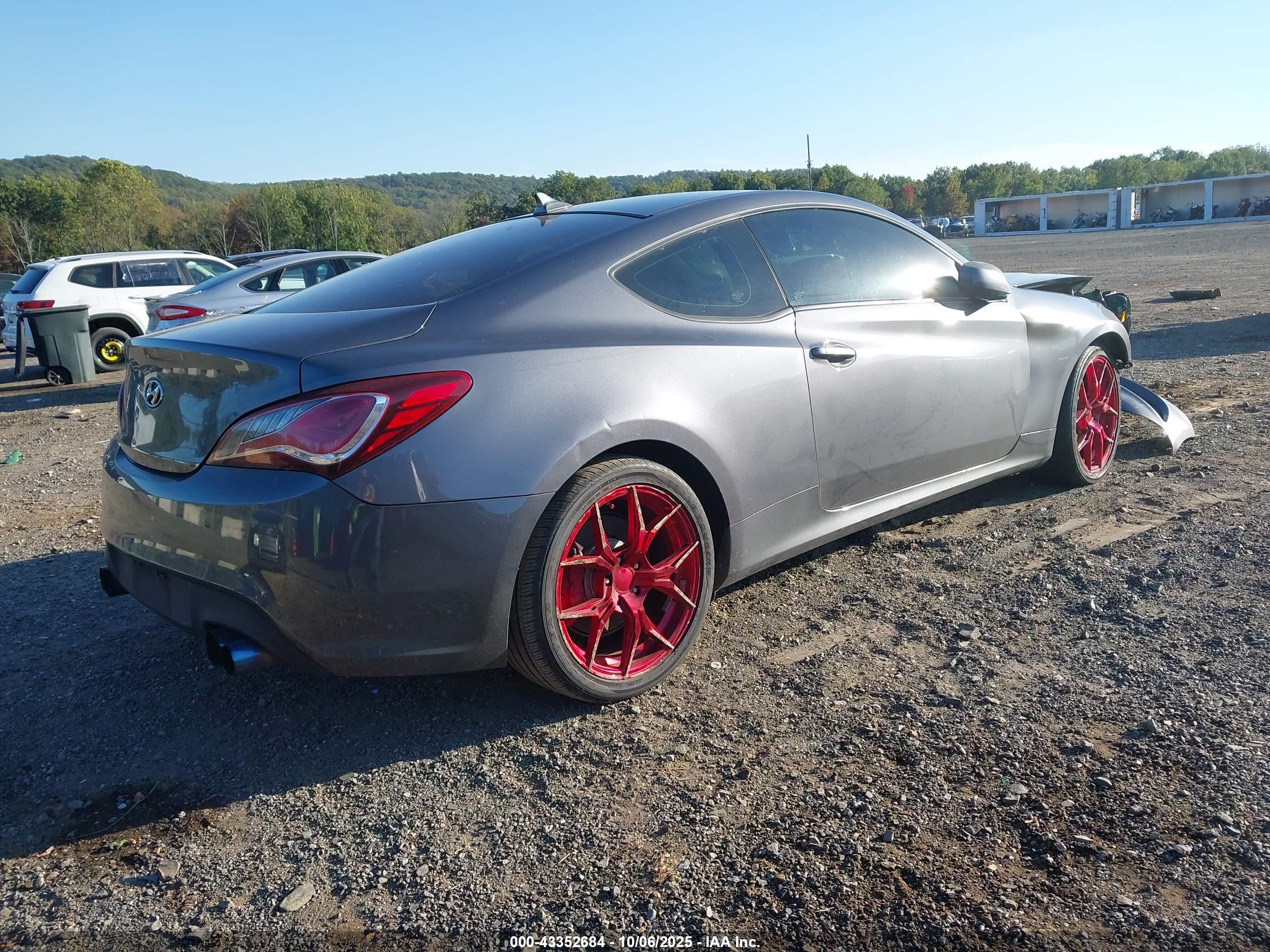 HYUNDAI GENESIS image 4
