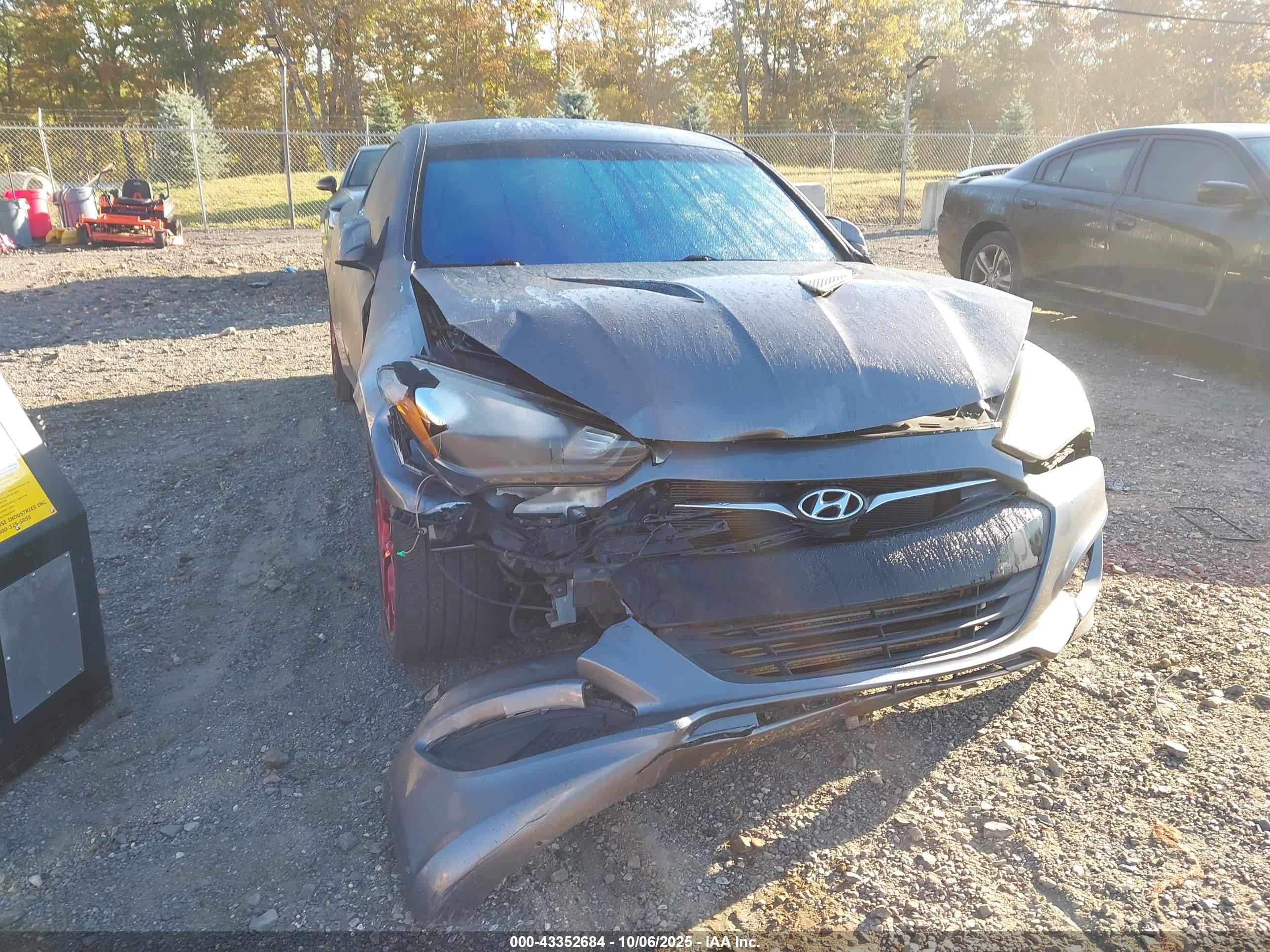 HYUNDAI GENESIS image 6