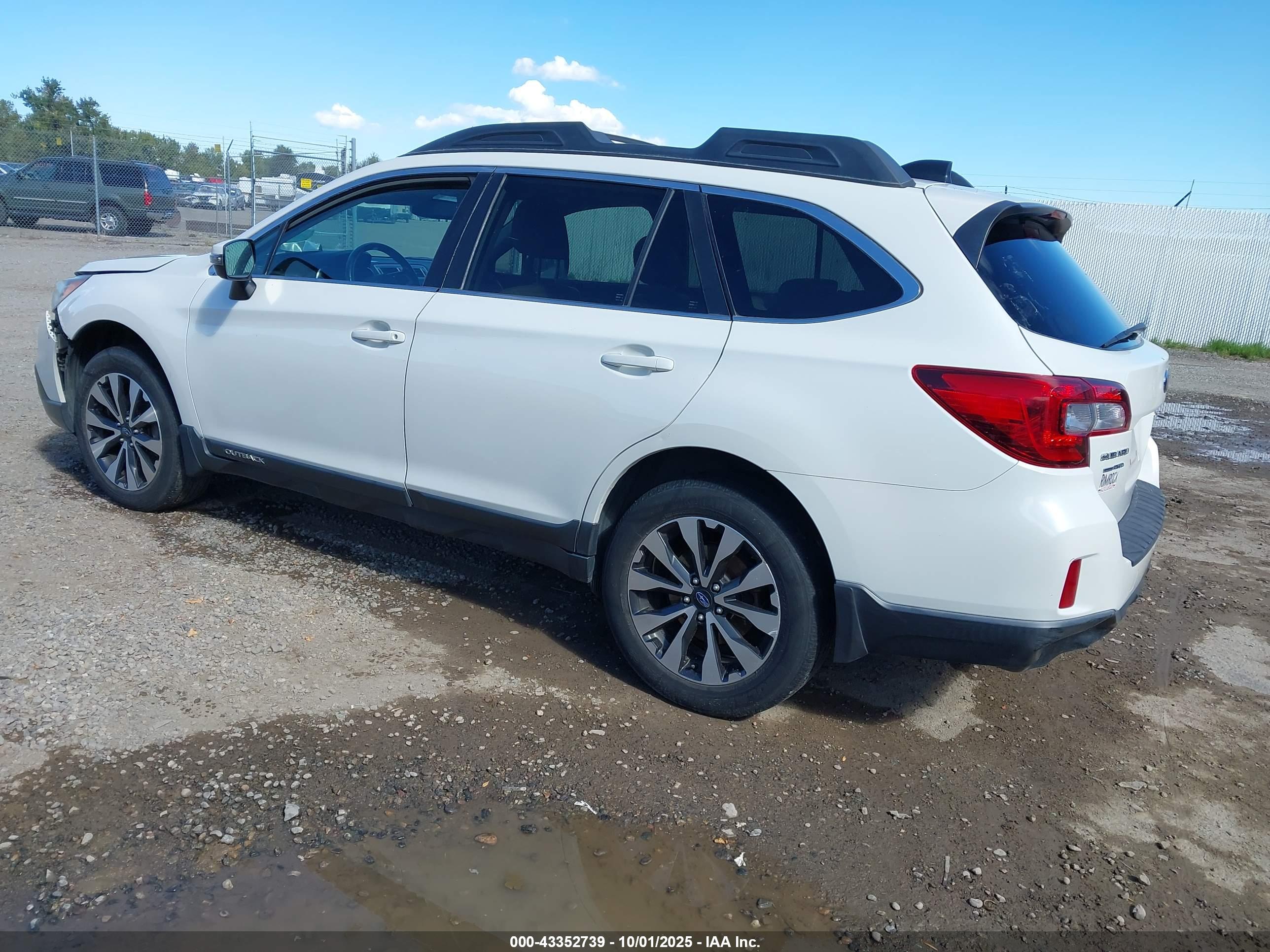 SUBARU OUTBACK image 3