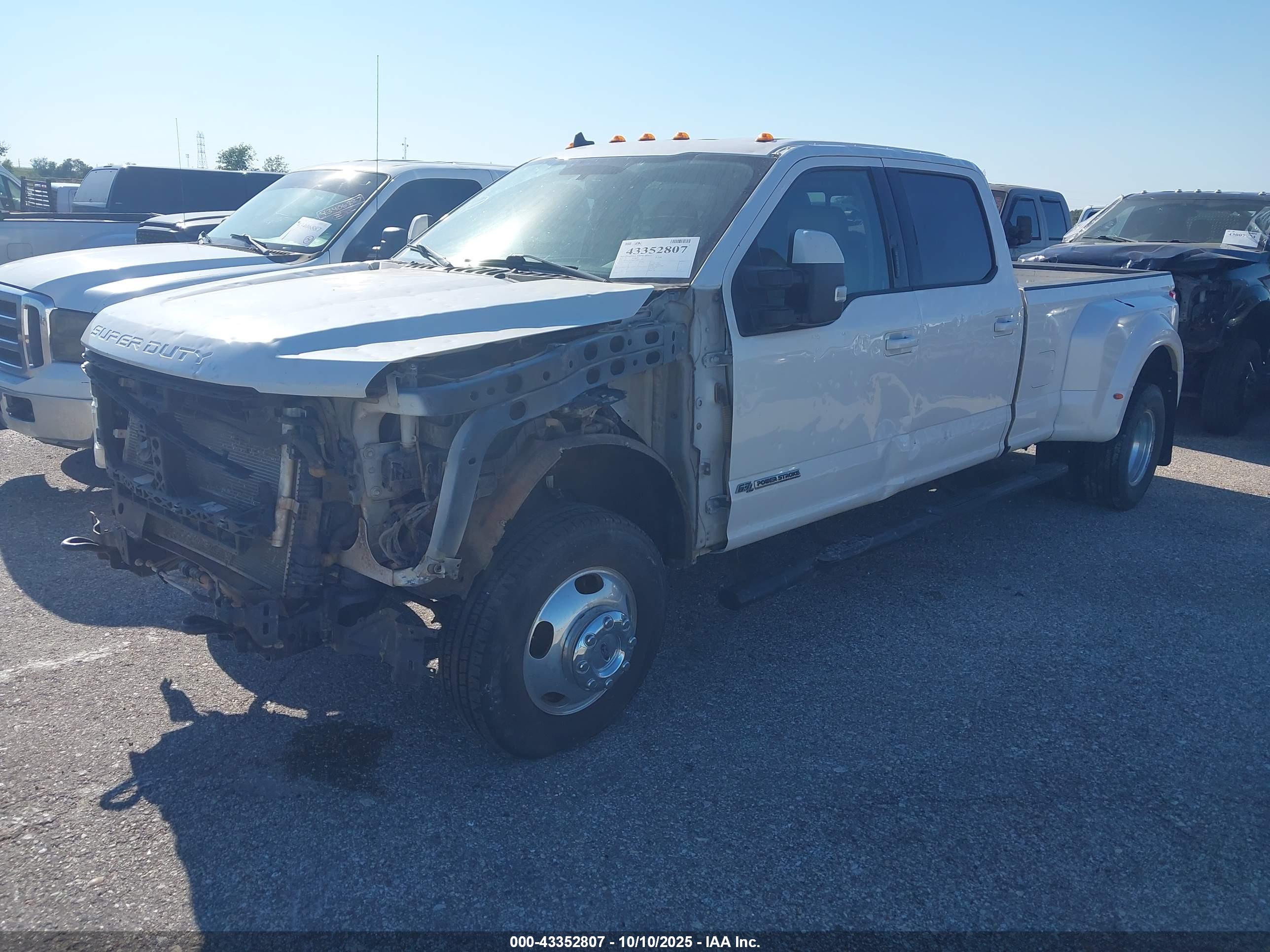 FORD F-350 image 2