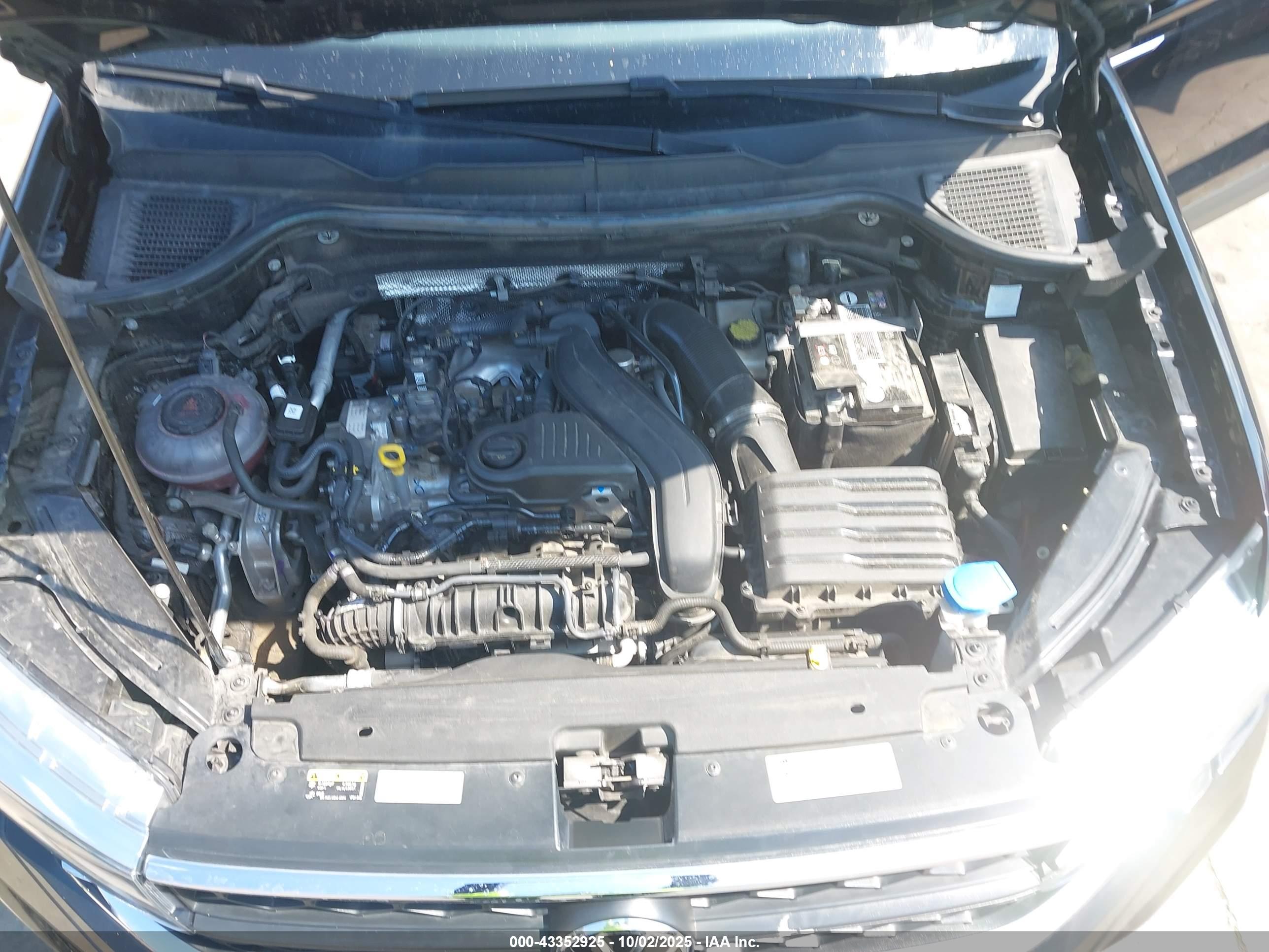 VOLKSWAGEN TAOS image 10
