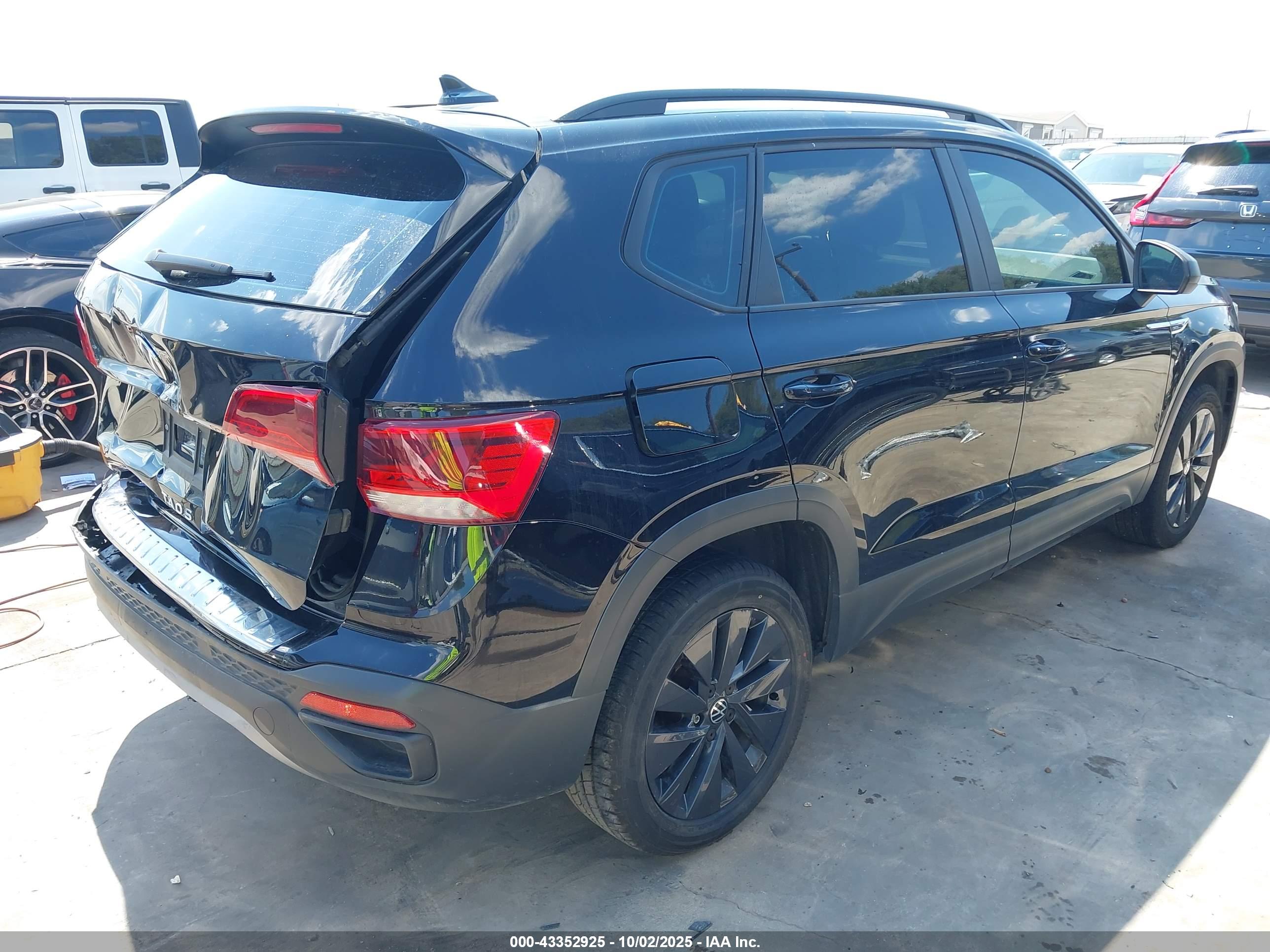 VOLKSWAGEN TAOS image 4