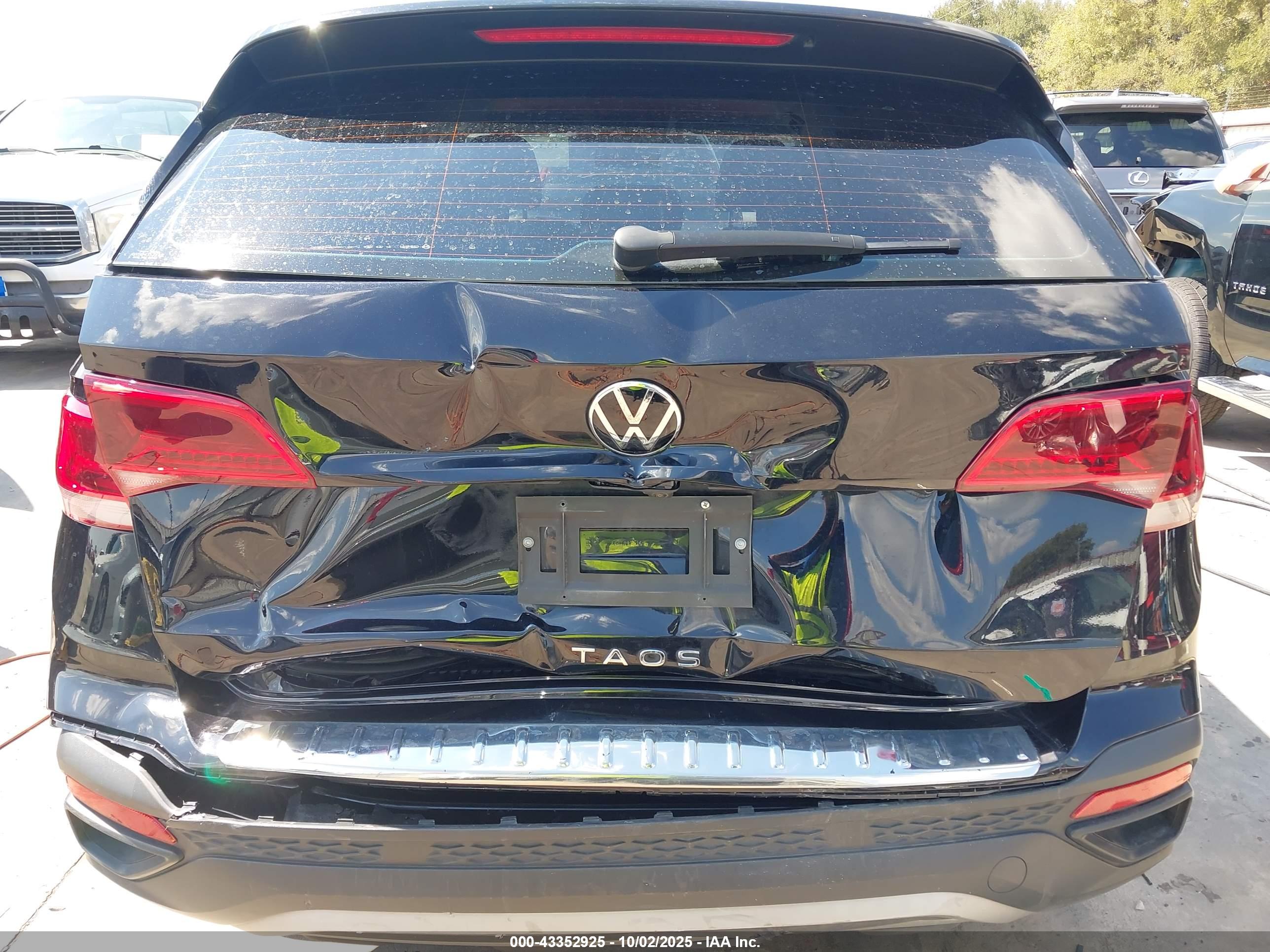 VOLKSWAGEN TAOS image 6