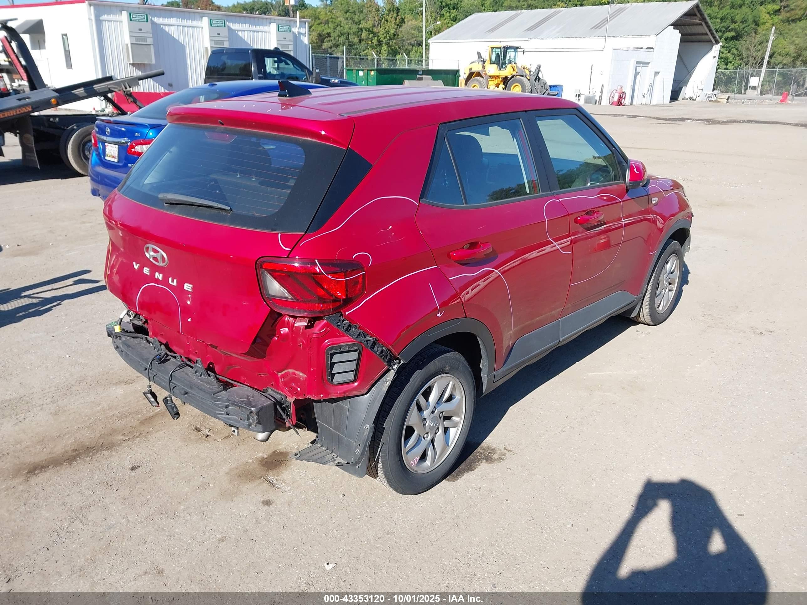 HYUNDAI VENUE image 4