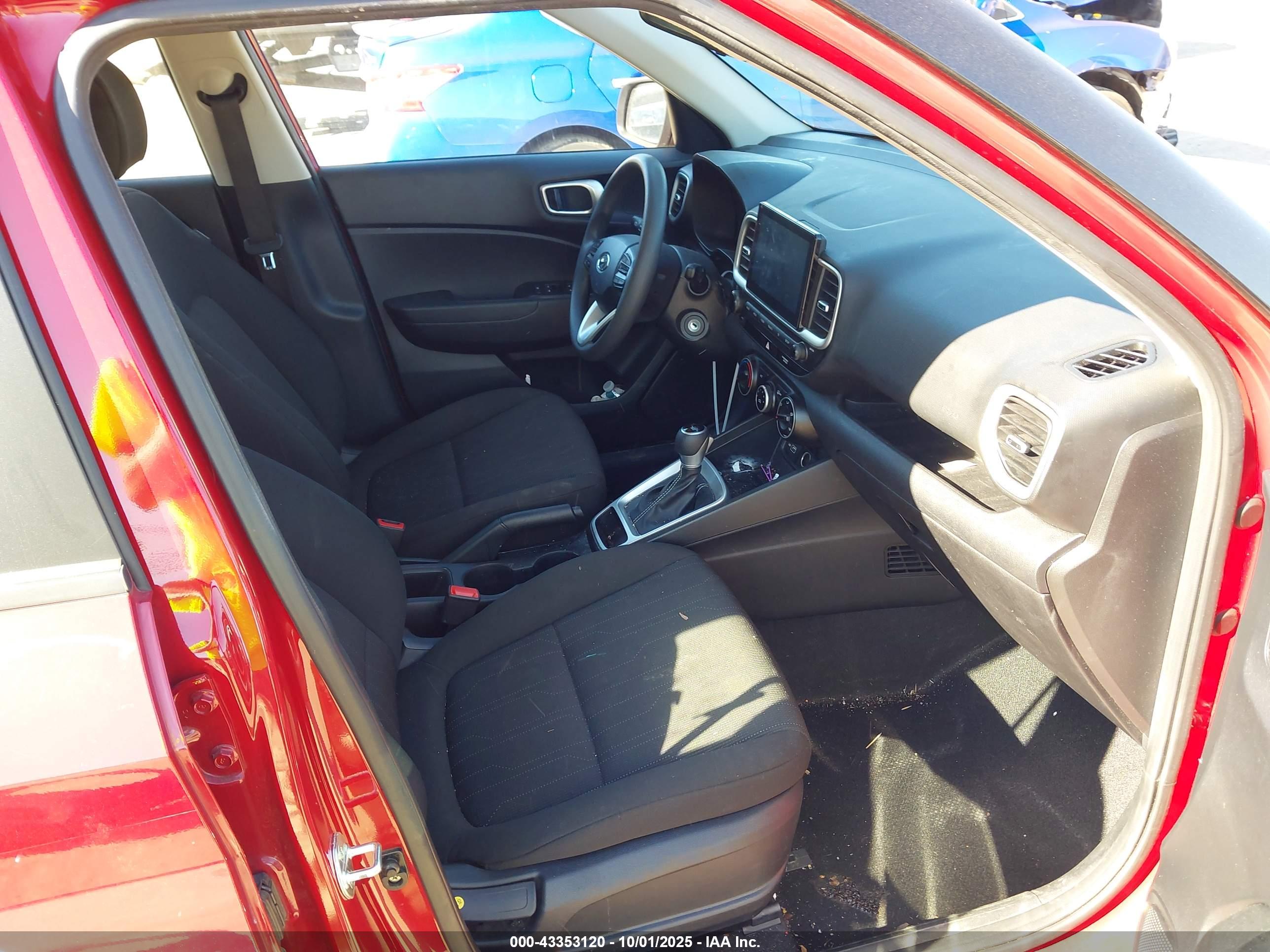 HYUNDAI VENUE image 5